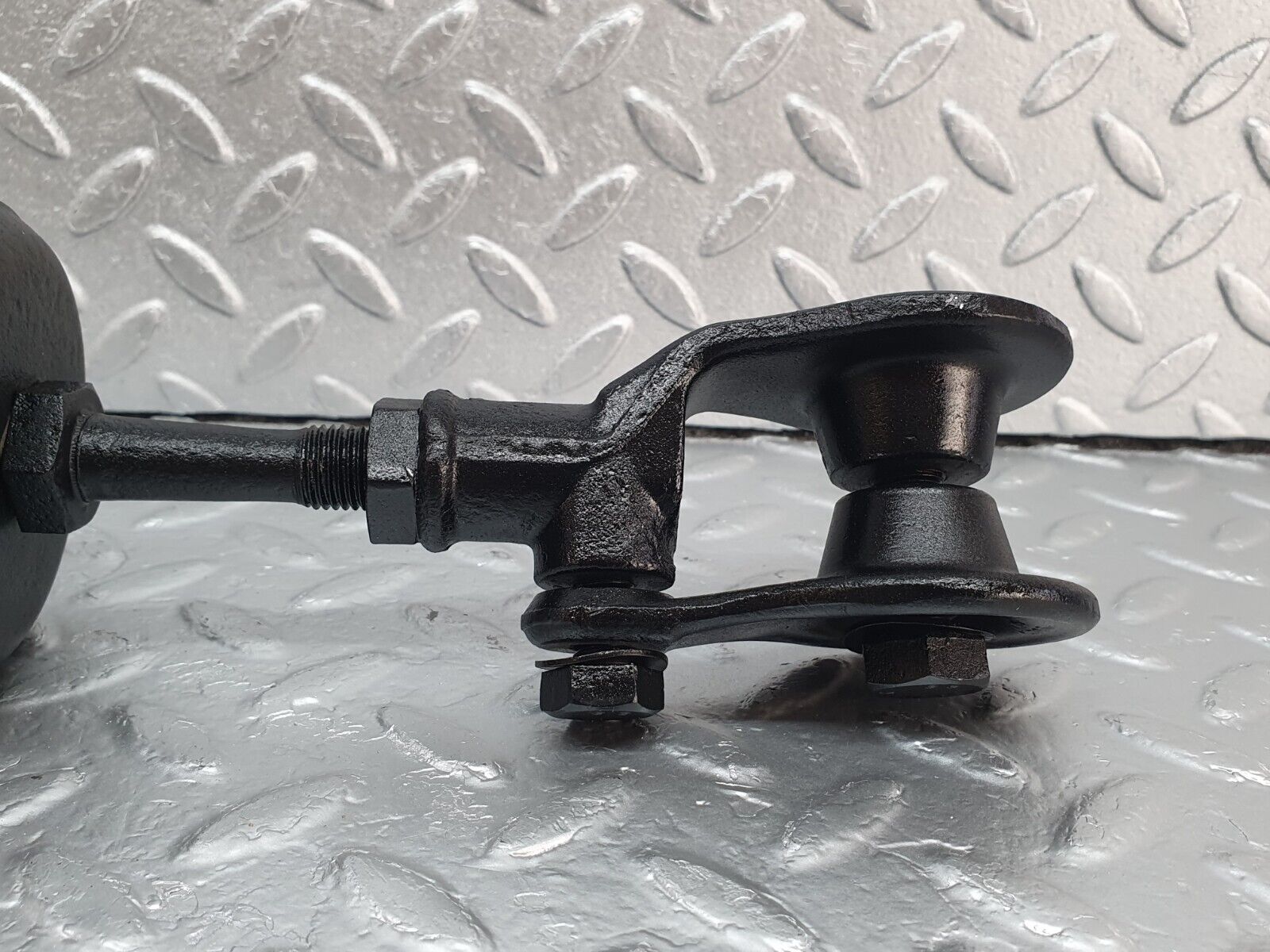 43142 Mercedes-Benz W108 280SE Strut Rear Axle Mount 1113510240 1113510340 1113510444