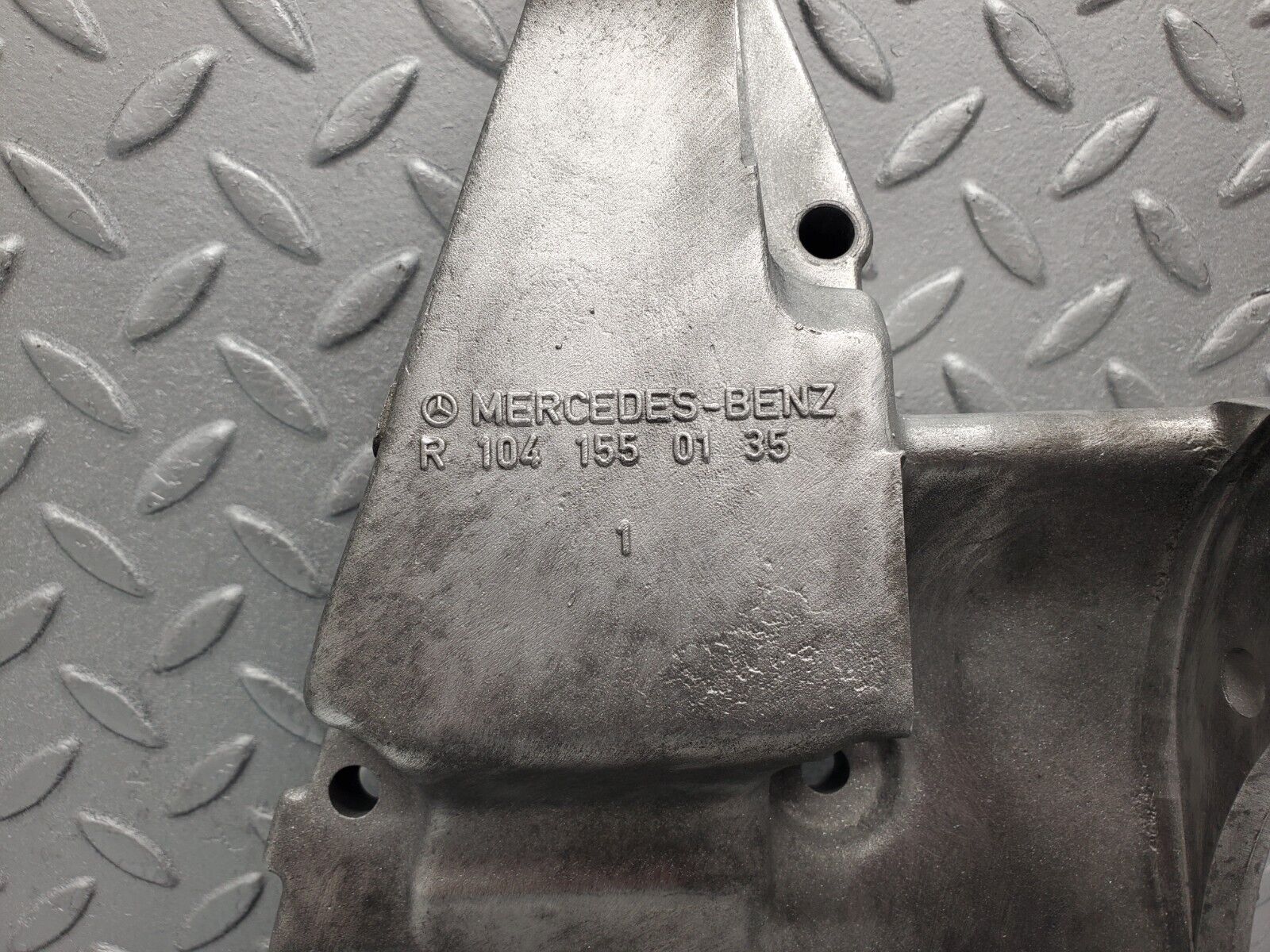 46161 Mercedes-Benz W124 280E Alternator Generator Bracket 1041550135