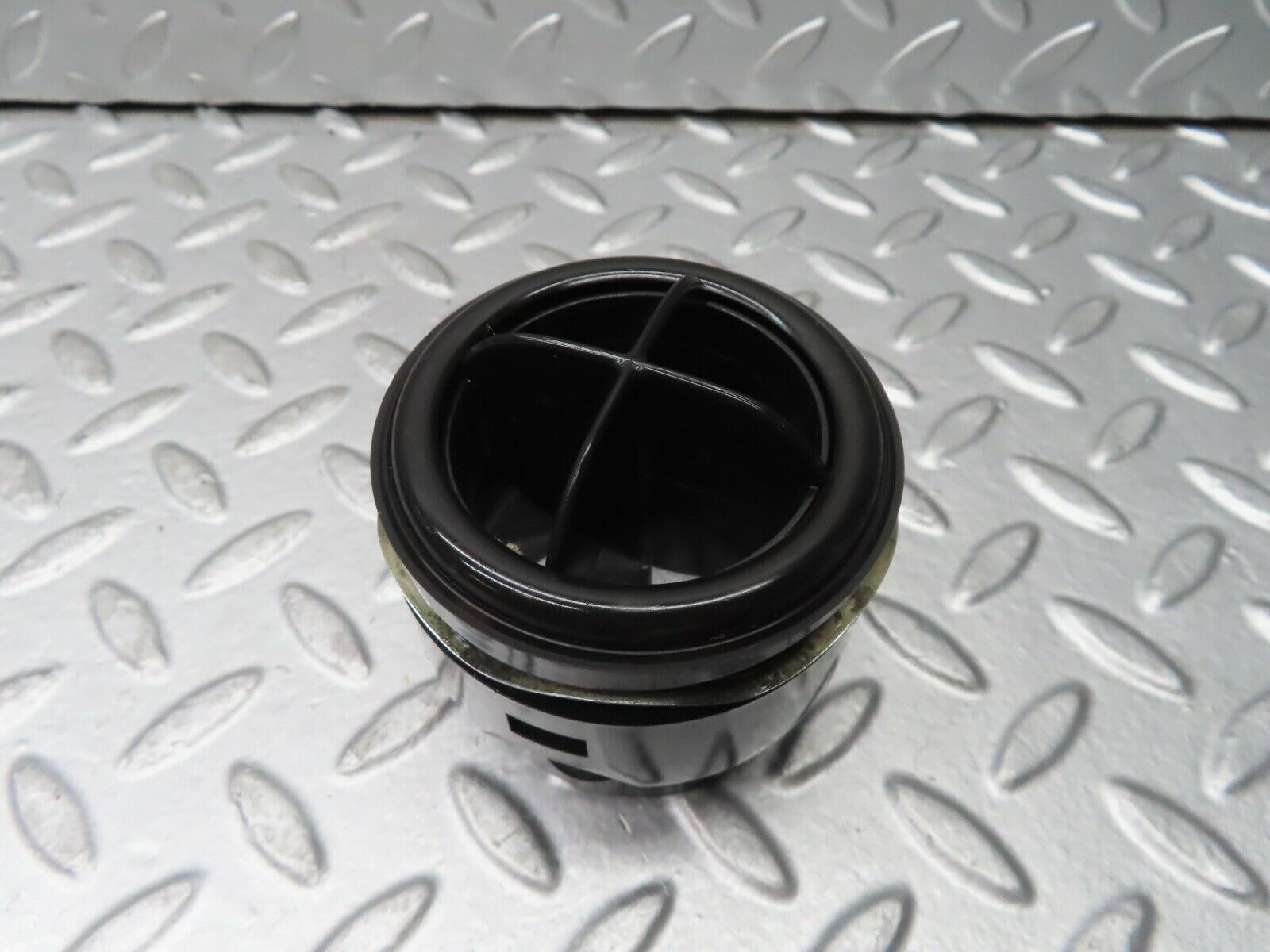 20587 Mercedes-Benz R107 450SL Dashboard Air Vent