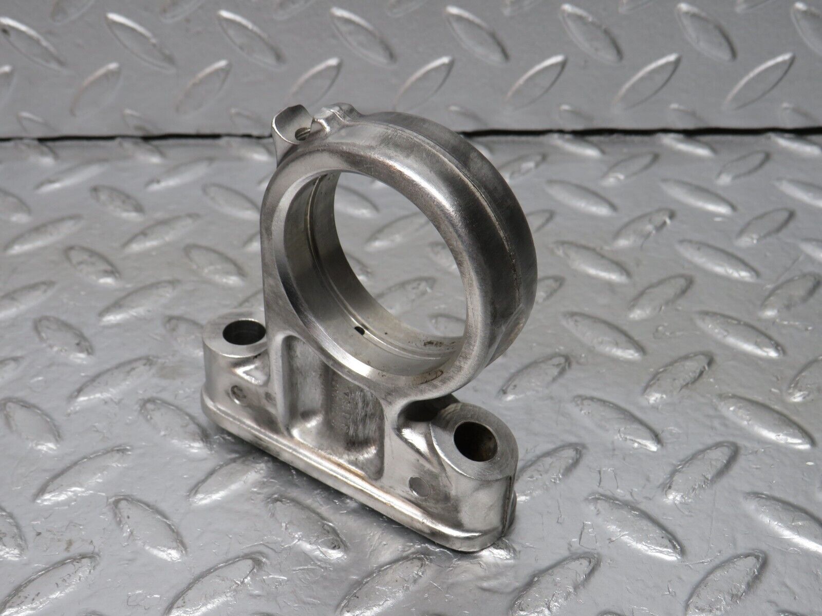 32994 Mercedes-Benz C107 R107 350 V8 Camshaft Tower Bearing 1160512118