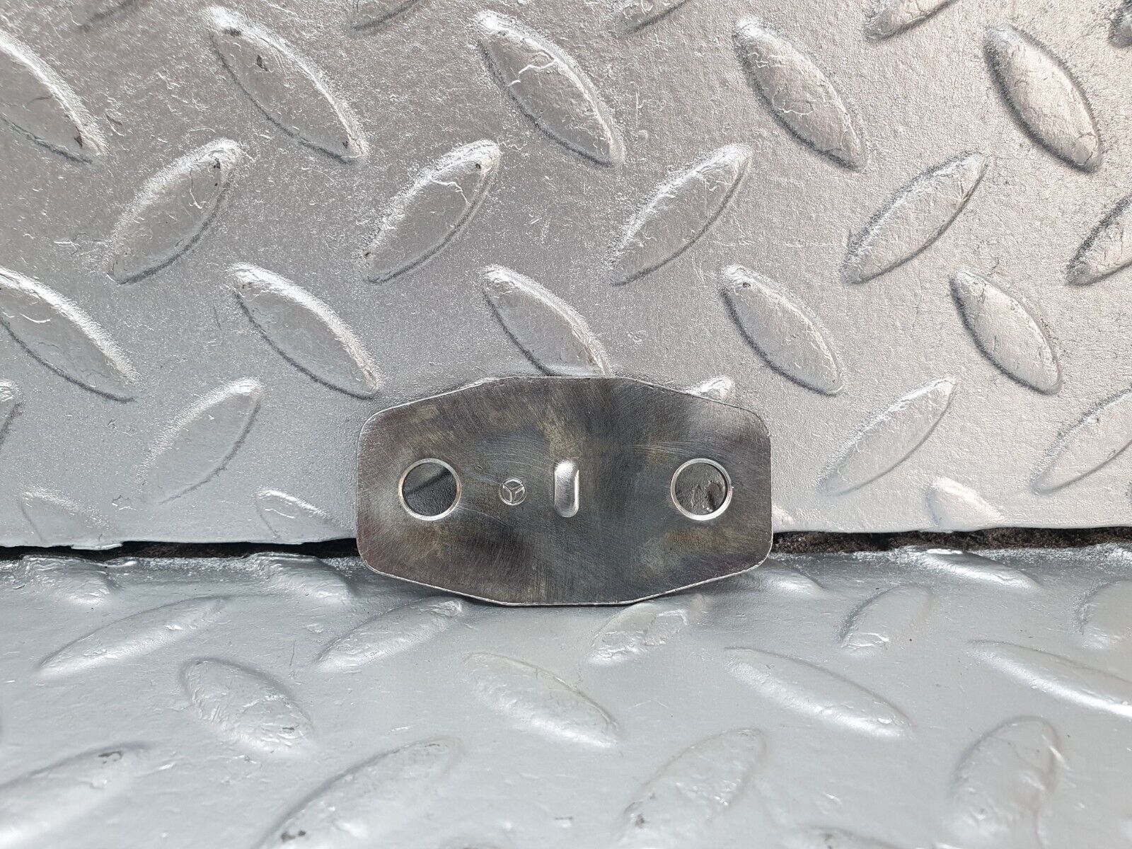 42891 Mercedes-Benz W201 190 2.0L Door Lock Latch