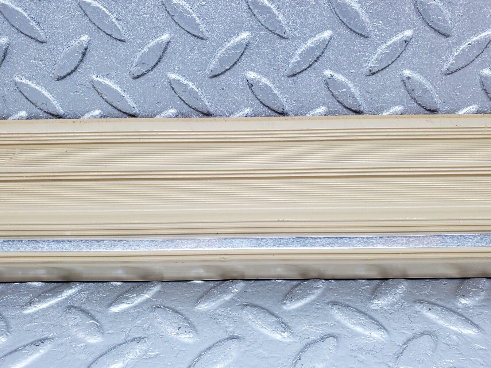 45483 Mercedes-Benz C123 230CE Coupe Left Door Sill Trim Beige