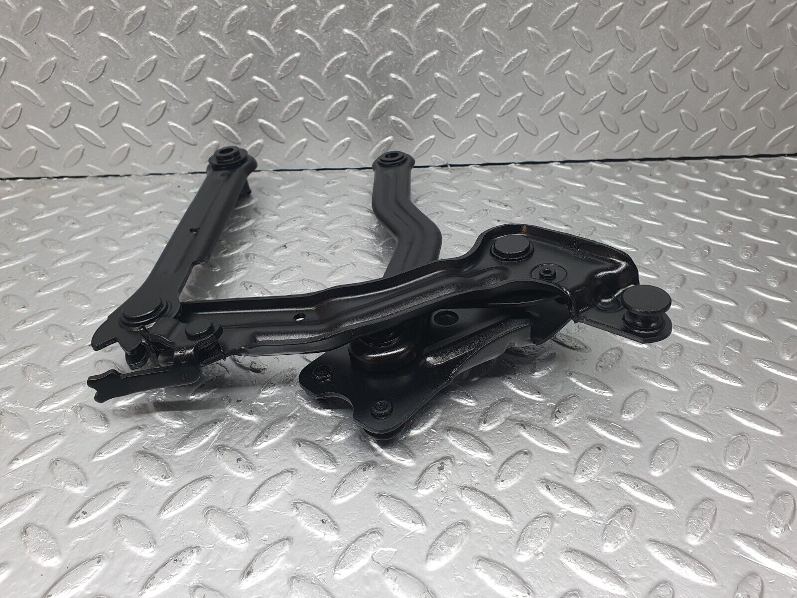 43509 Mercedes-Benz C126 380SEC Coupe Bonnet Hinge Right Side