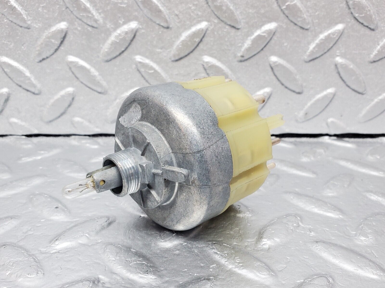 45639 Mercedes-Benz W126 420SE Headlight Switch 0005455404