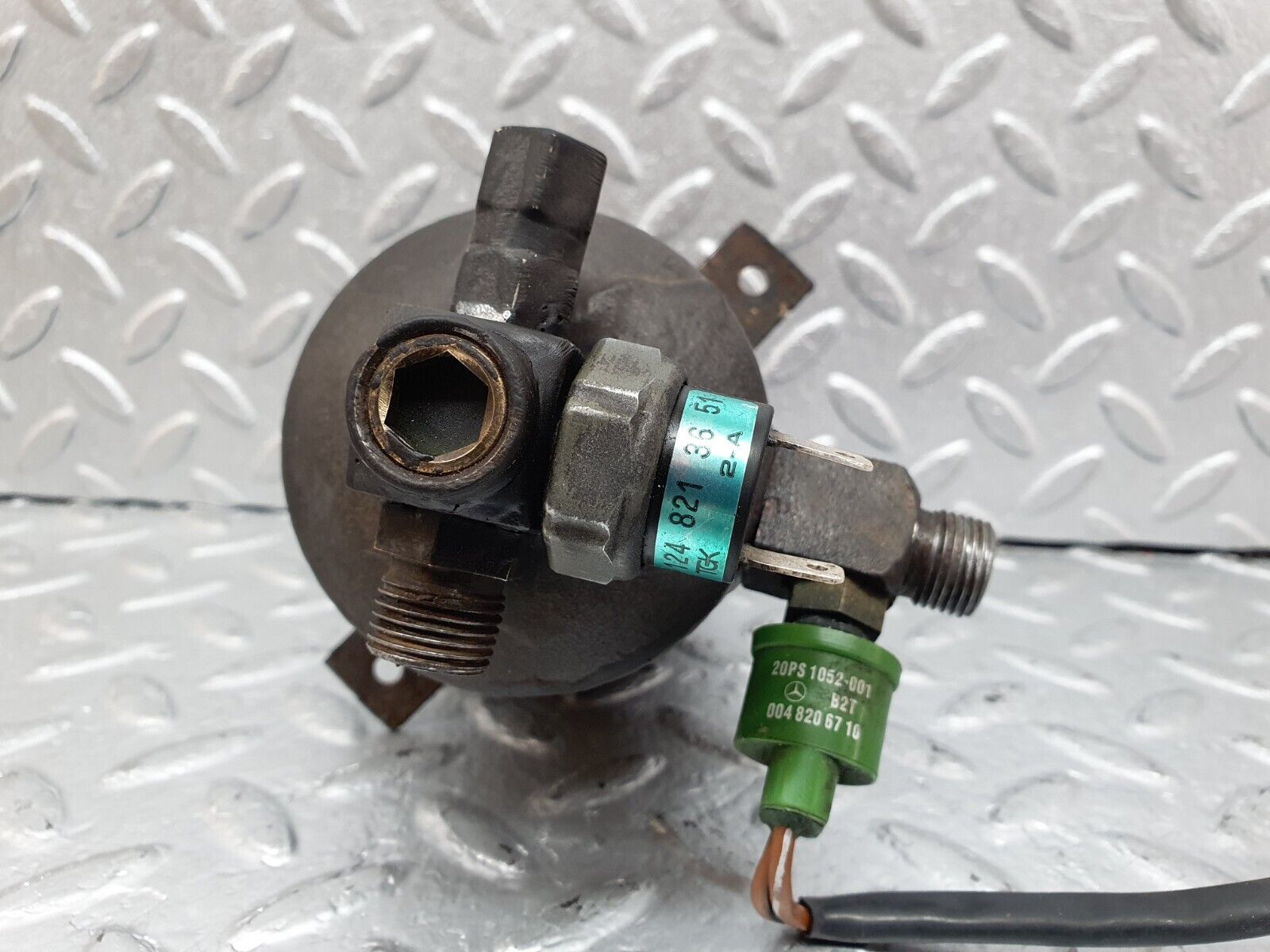 42501 Mercedes-Benz R129 320SL Coupe Air Conditioning Air Dryer 1248213651 0048206710