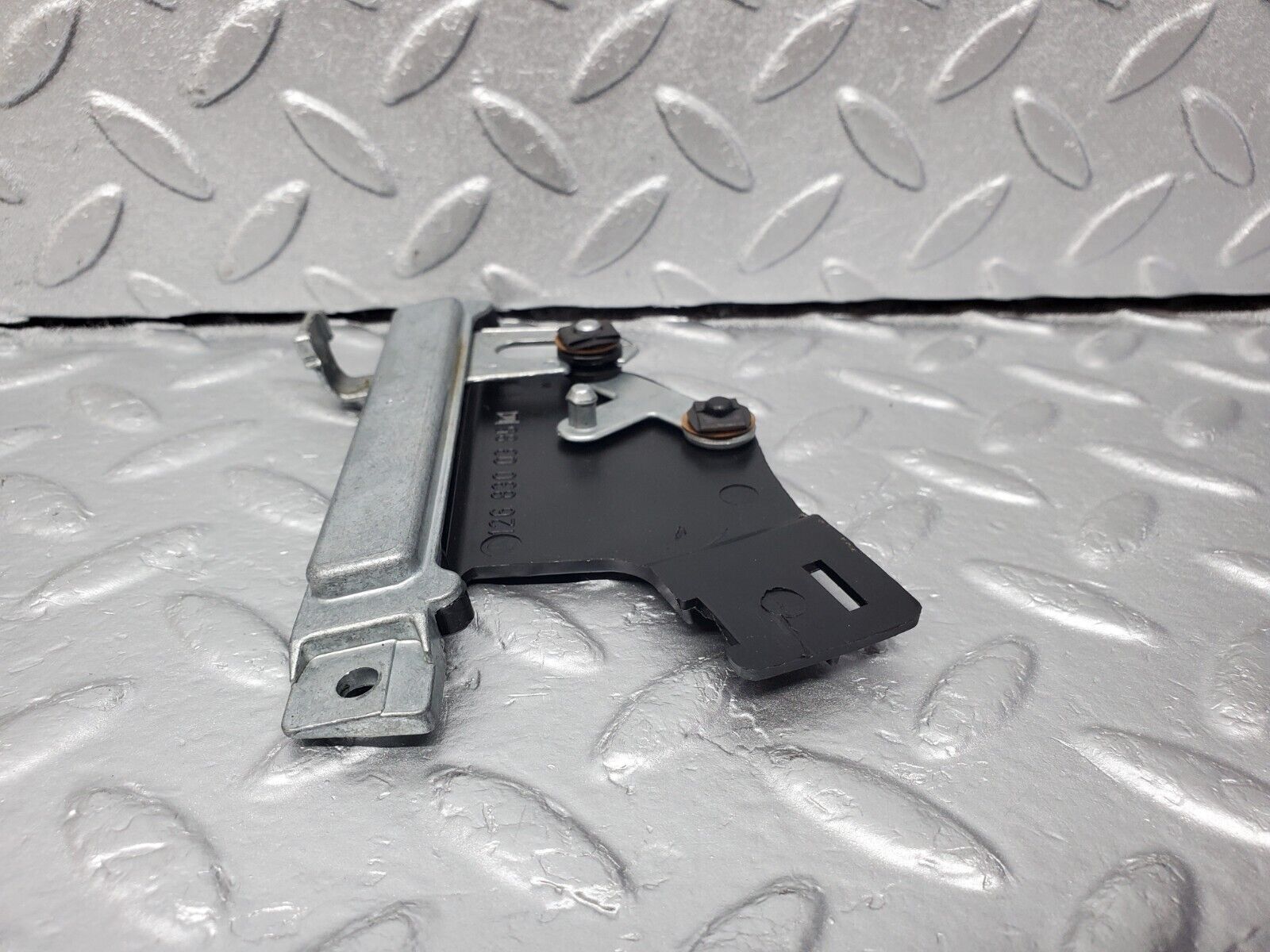 45655 Mercedes-Benz W126 420SE Rear Heater Regulator 1268300385