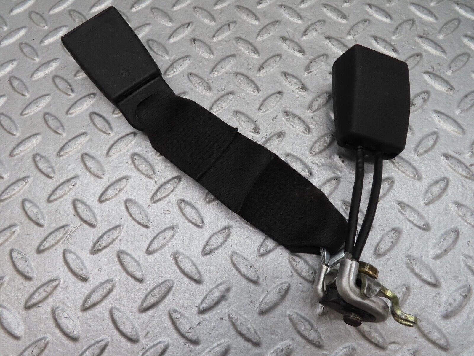 14733 Mercedes-Benz W201 190E Rear Seat Belt Set