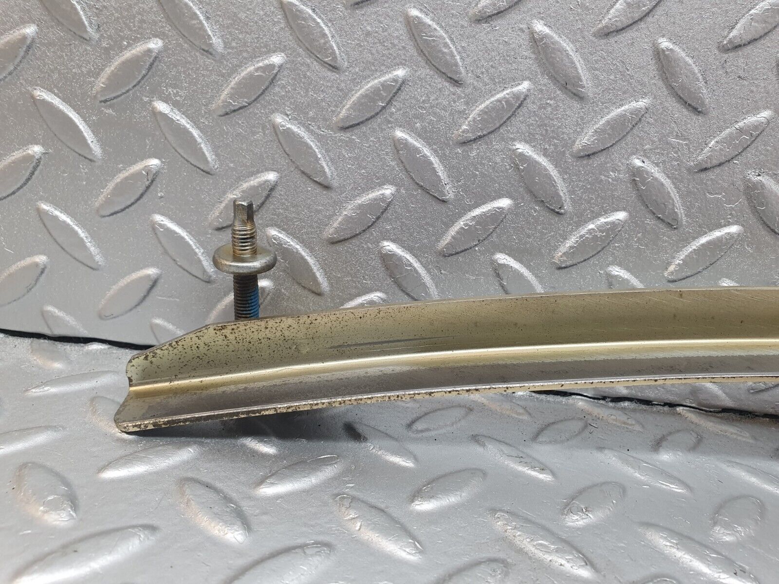 42435 Mercedes-Benz R129 320SL Coupe Left Door Front Window Channel