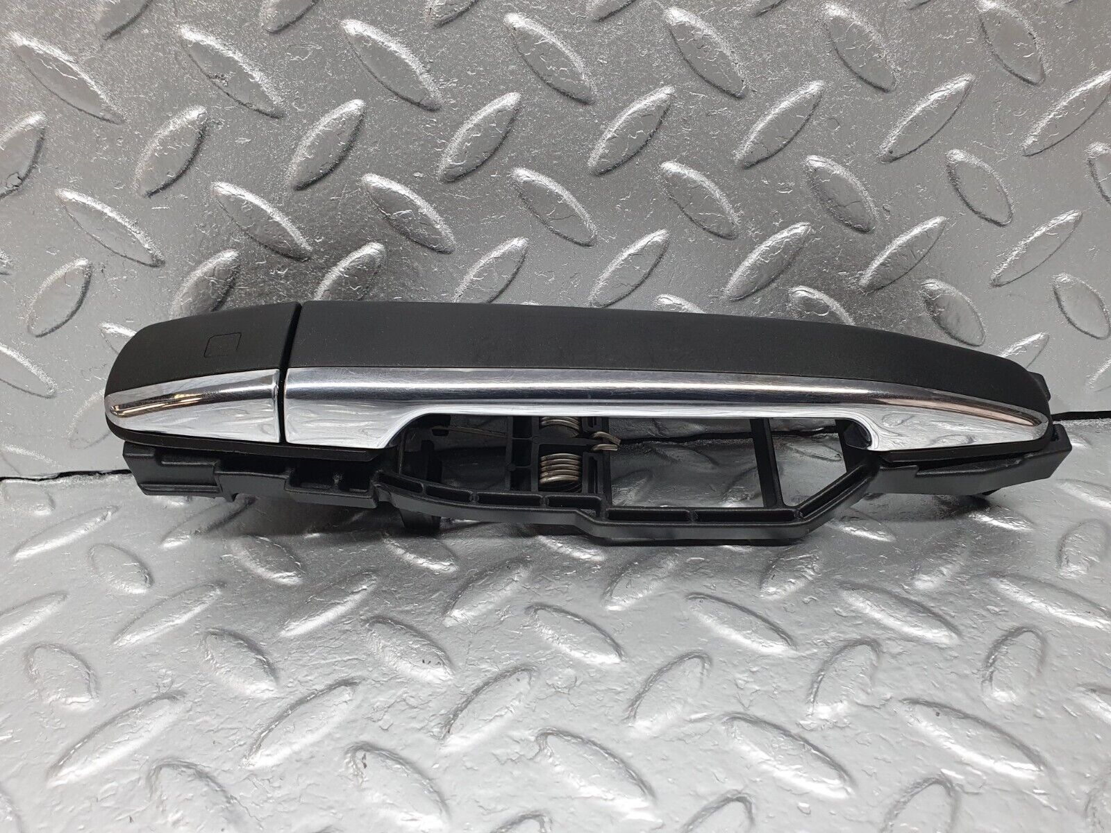 42035 Mercedes-Benz W202 C200 Front Left Exterior Door Handle No Key