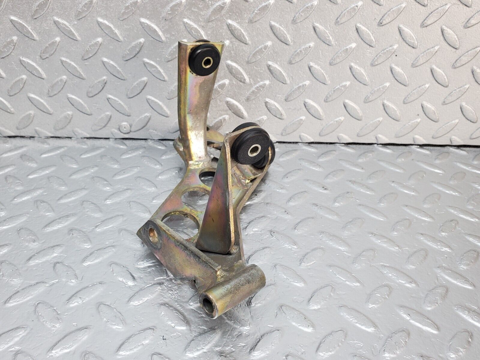 45368 Mercedes-Benz 280E M110.983 Power Steering Pump Bracket