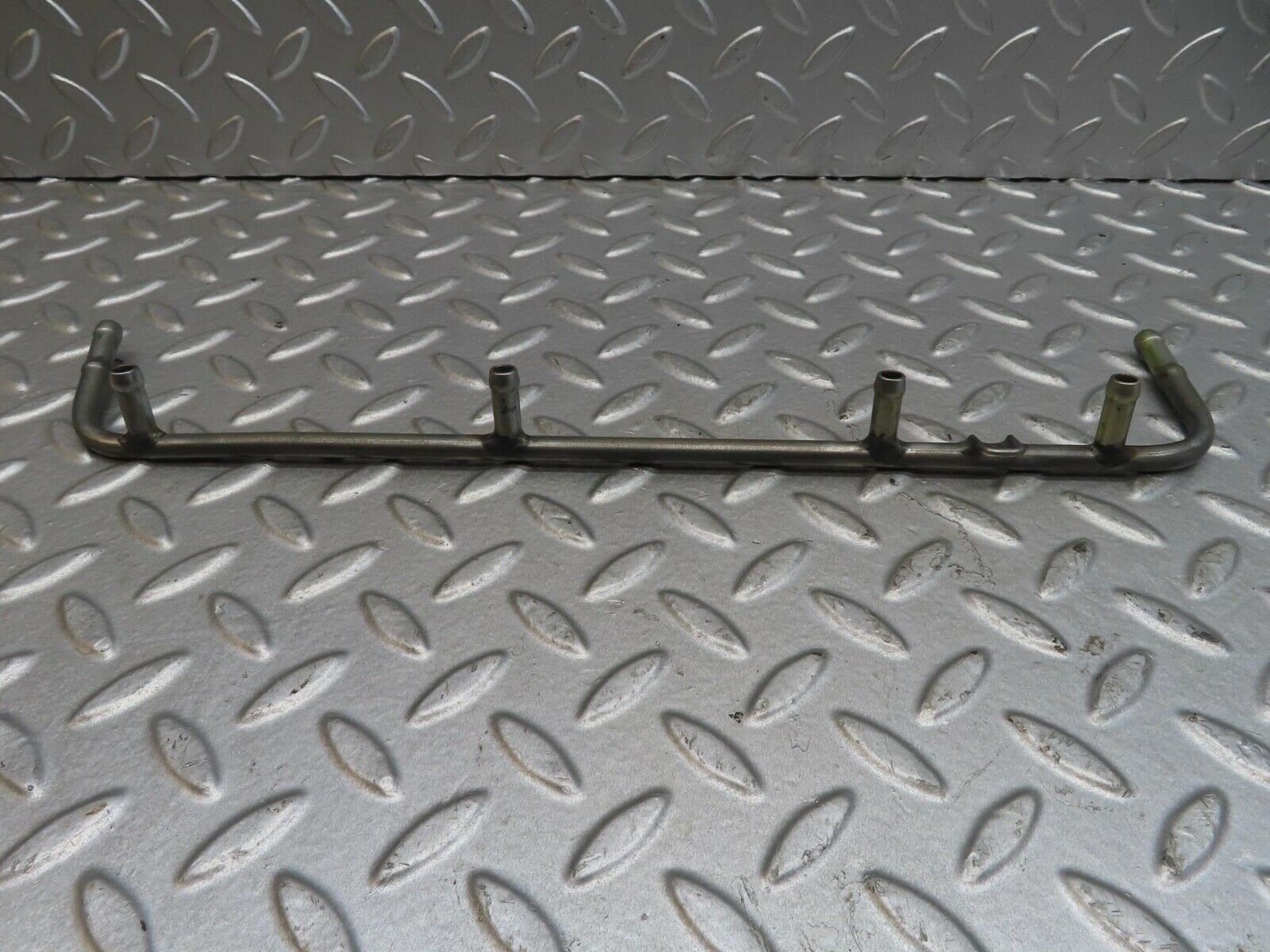 13787 Mercedes-Benz R107 450SL Fuel Injector Pipe Pair