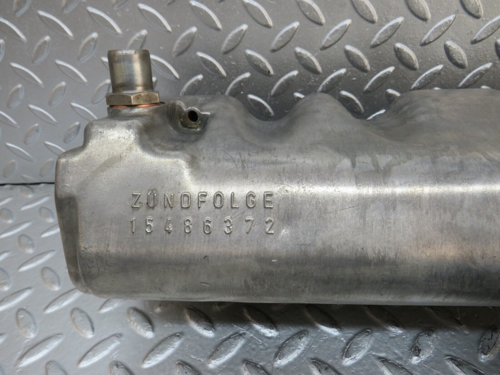 32843 Mercedes-Benz C107 R107 350 V8 Cylinder Head Valve Cover Right Side 1160161905