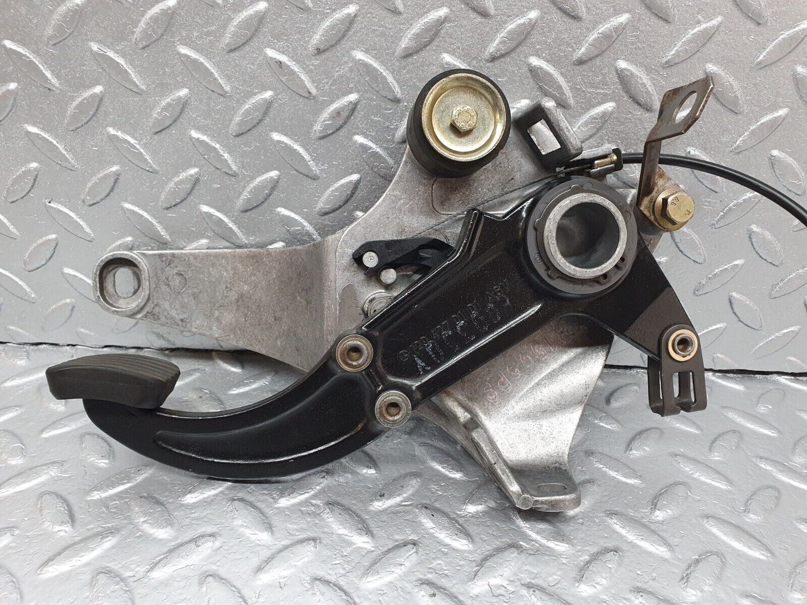 42203 Mercedes-Benz R129 320SL Coupe Parking Brake Pedal 1294270336 1294270101