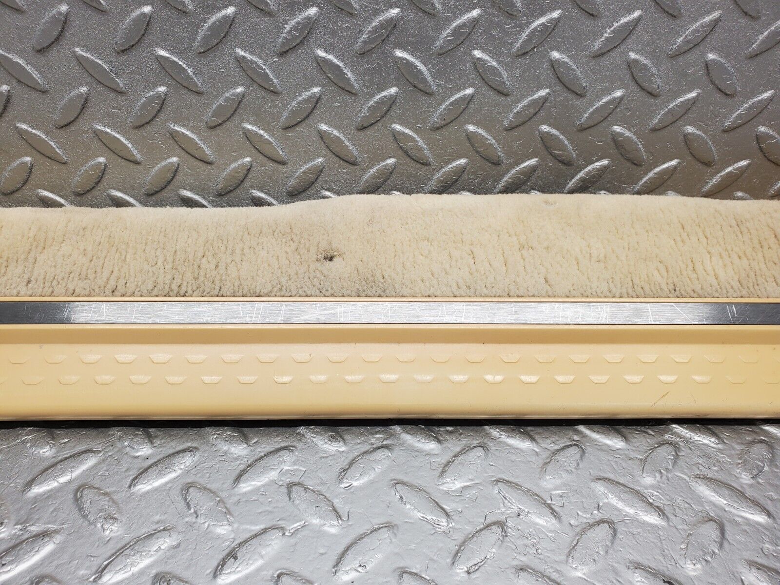 46815 Mercedes-Benz R129 320SL Coupe Right Door Sill Trim Beige 1296800235