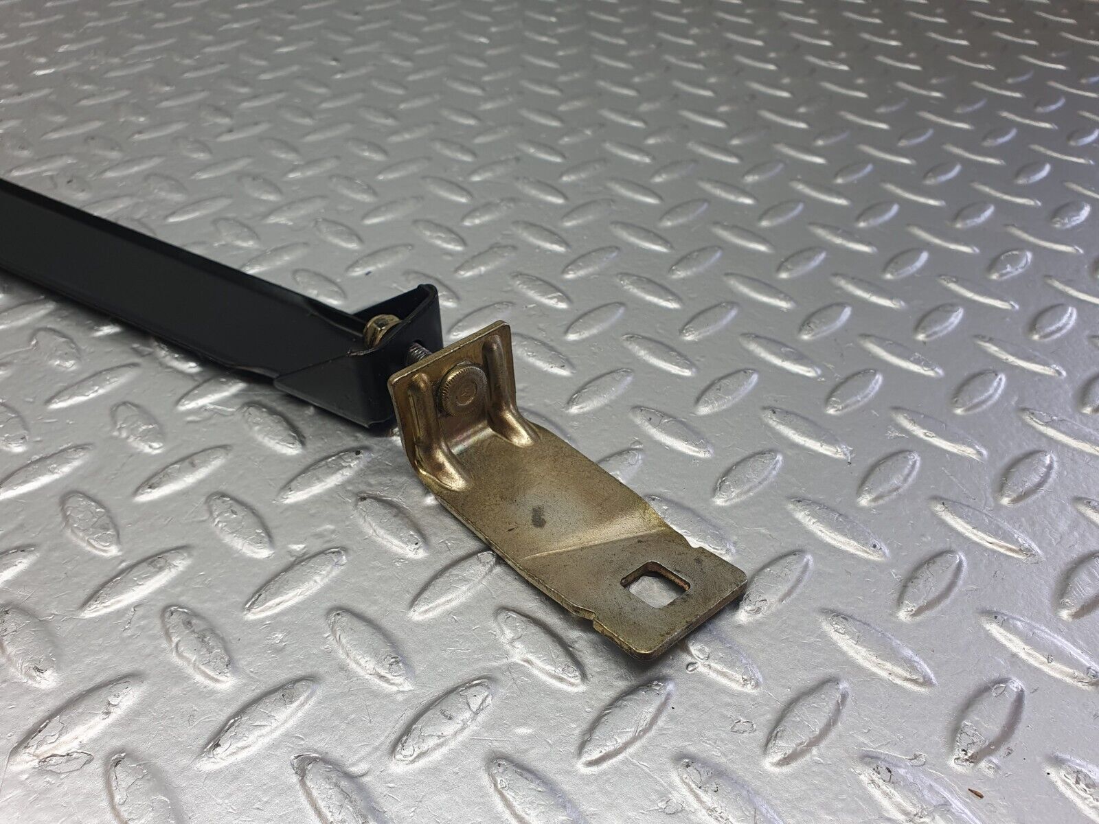 42912 Mercedes-Benz W201 190 2.0L Fuel Tank Tightening Strap 2014700040