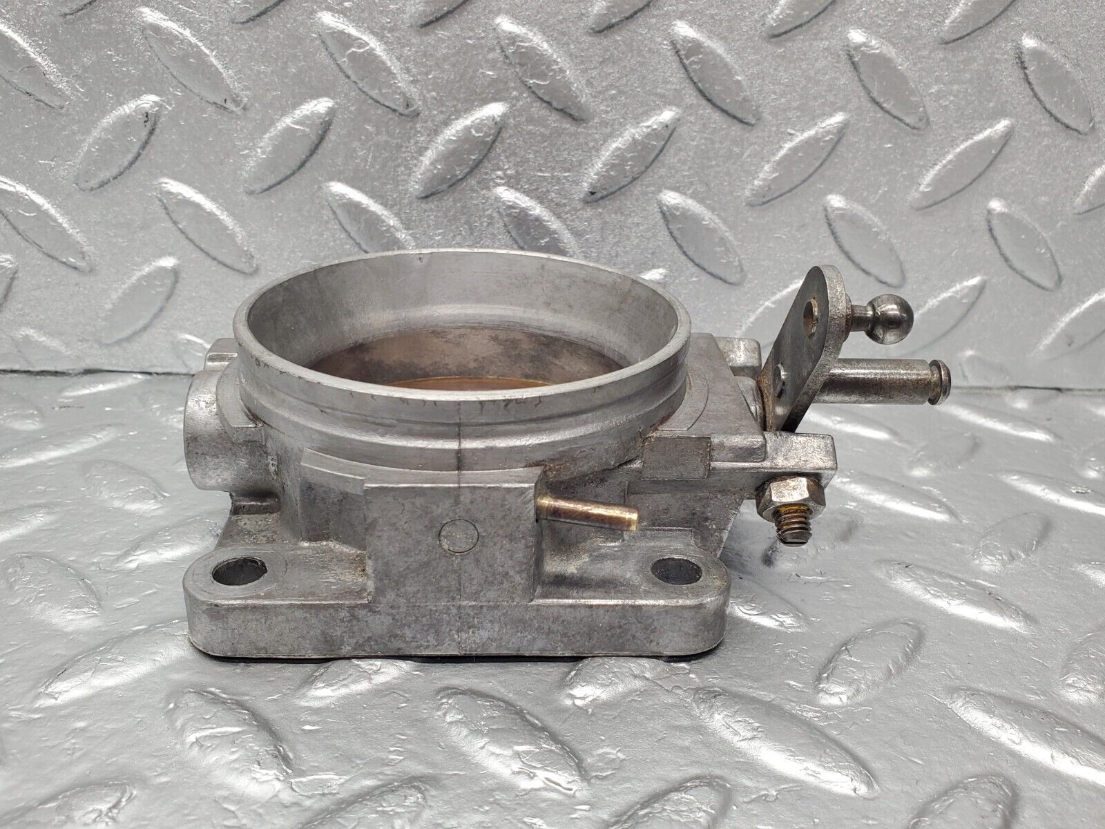 46717 Mercedes-Benz W123 280E Throttle Body Valve