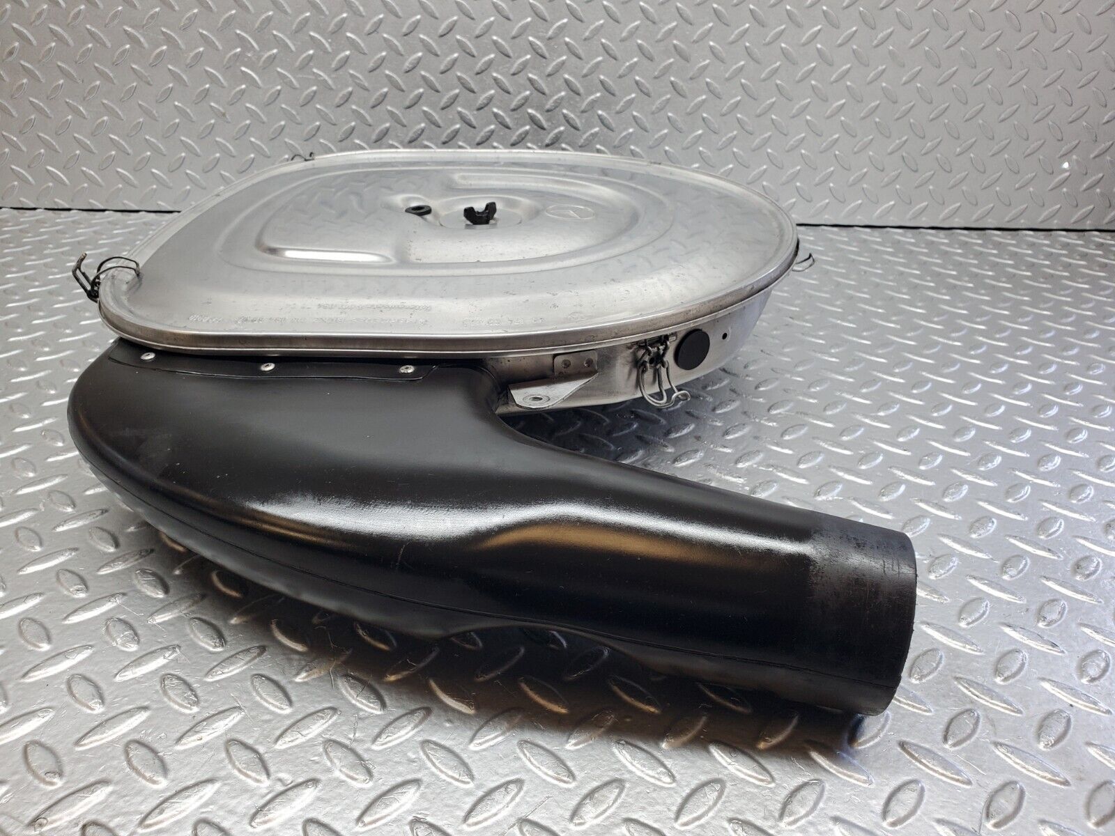 45872 Mercedes-Benz W126 420SE Aluminium Air Filter Box Housing 0130946802