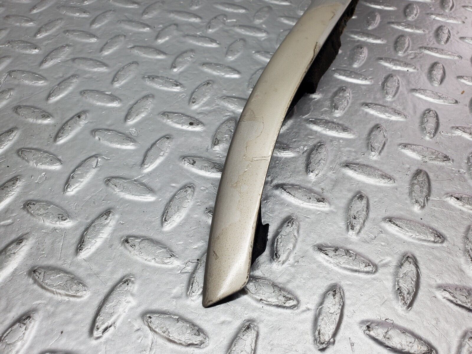 45806 Mercedes-Benz W126 420SE A Pillar Exterior Trim Right Side 1266981698