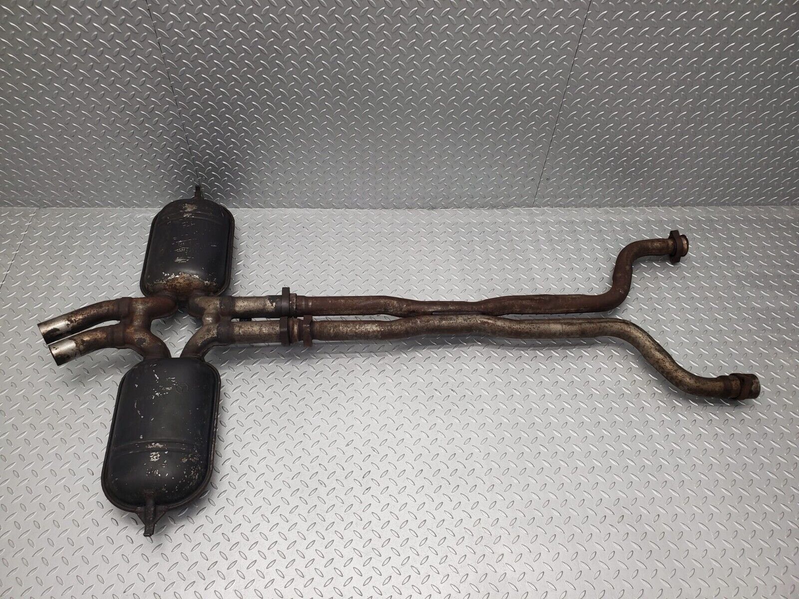 46102 Mercedes-Benz W126 420SE Exhaust Middle Silencer 1264913801