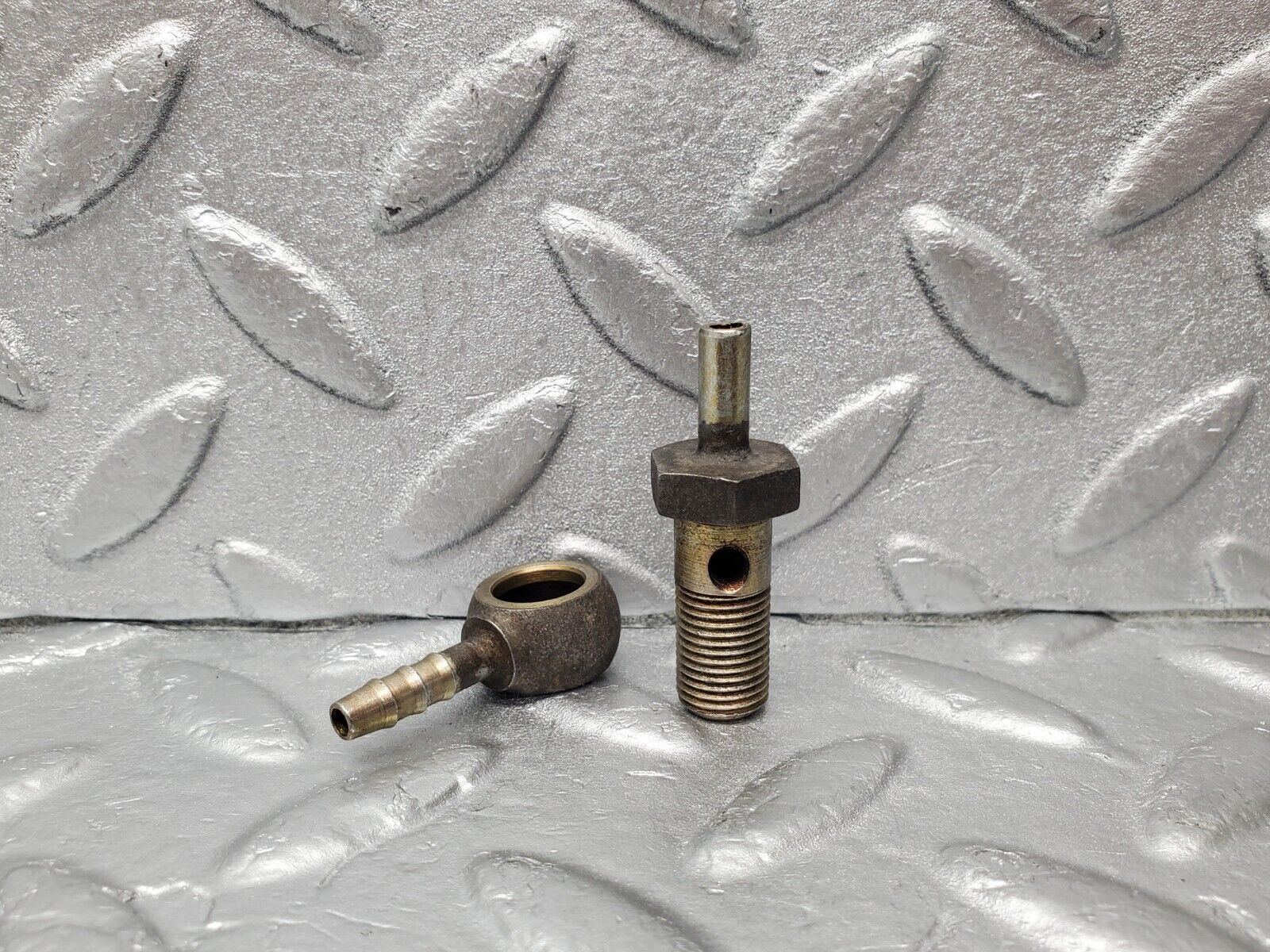 46713 Mercedes-Benz W123 280E Air Intake Manifold Vacuum Pipe Connector