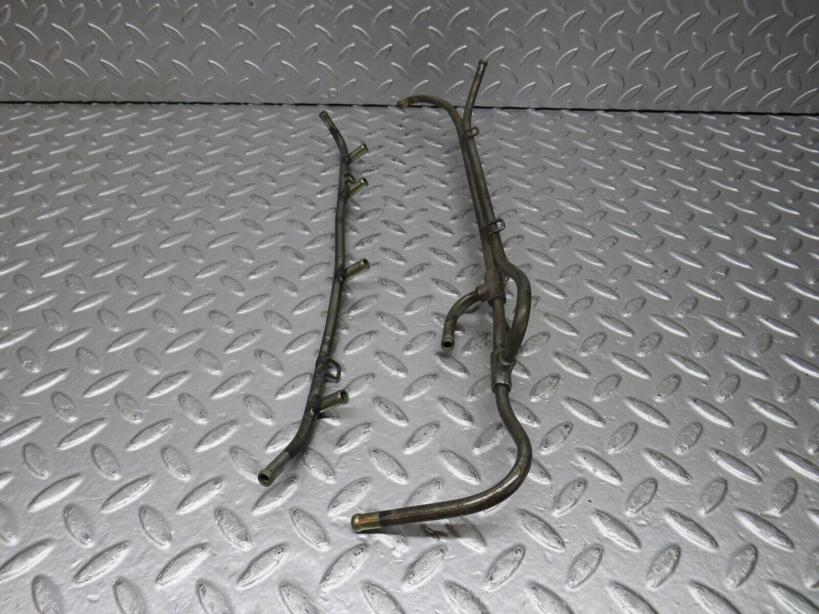 32817 Mercedes-Benz C107 R107 350 V8 Fuel Injector Rail Pipe