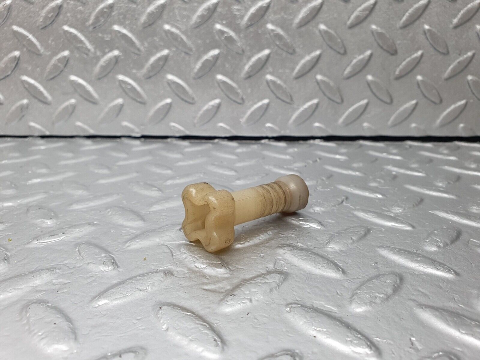 42989 Mercedes-Benz W201 190 Windscreen Washer Reservoir Holder