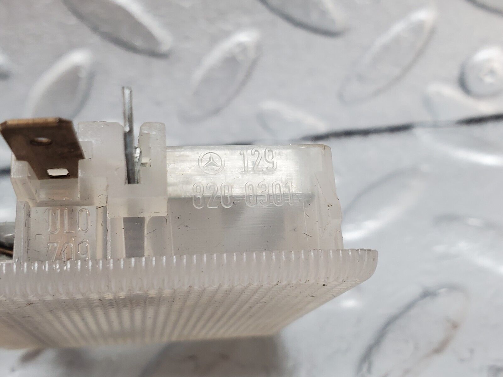 44667 Mercedes-Benz W124 220E Glove Box Light 1298200301