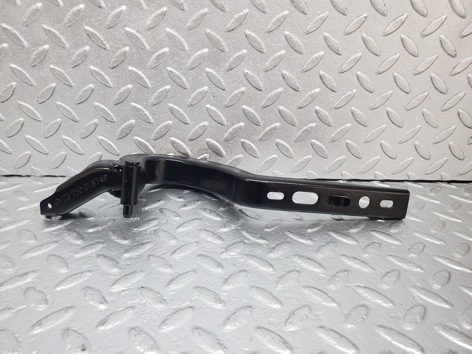 44481 Mercedes-Benz W123 280E Trunk Lid Hinge Left Side 1237500187