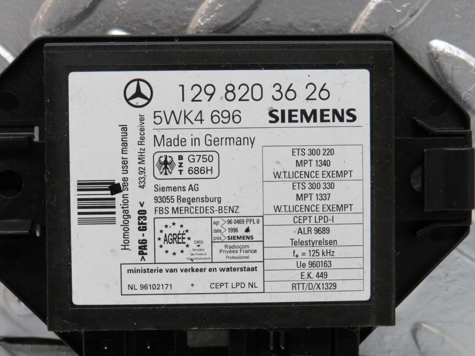 24881 Mercedes-Benz W140 S320 Immobiliser Control Unit Siemens 1298203626