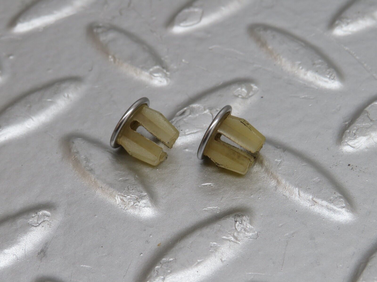 35685 Mercedes-Benz R107 280SL Headlight Washer Nozzle Chrome Plug 2x