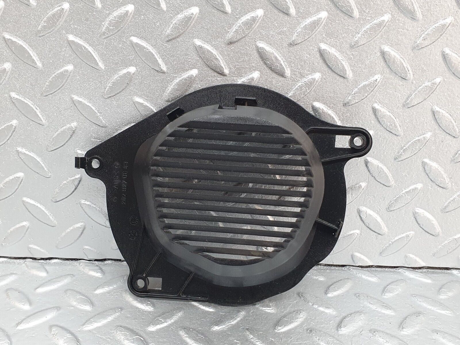41742 Mercedes-Benz W202 C200 Front Right Door Speaker Cover 2028270683
