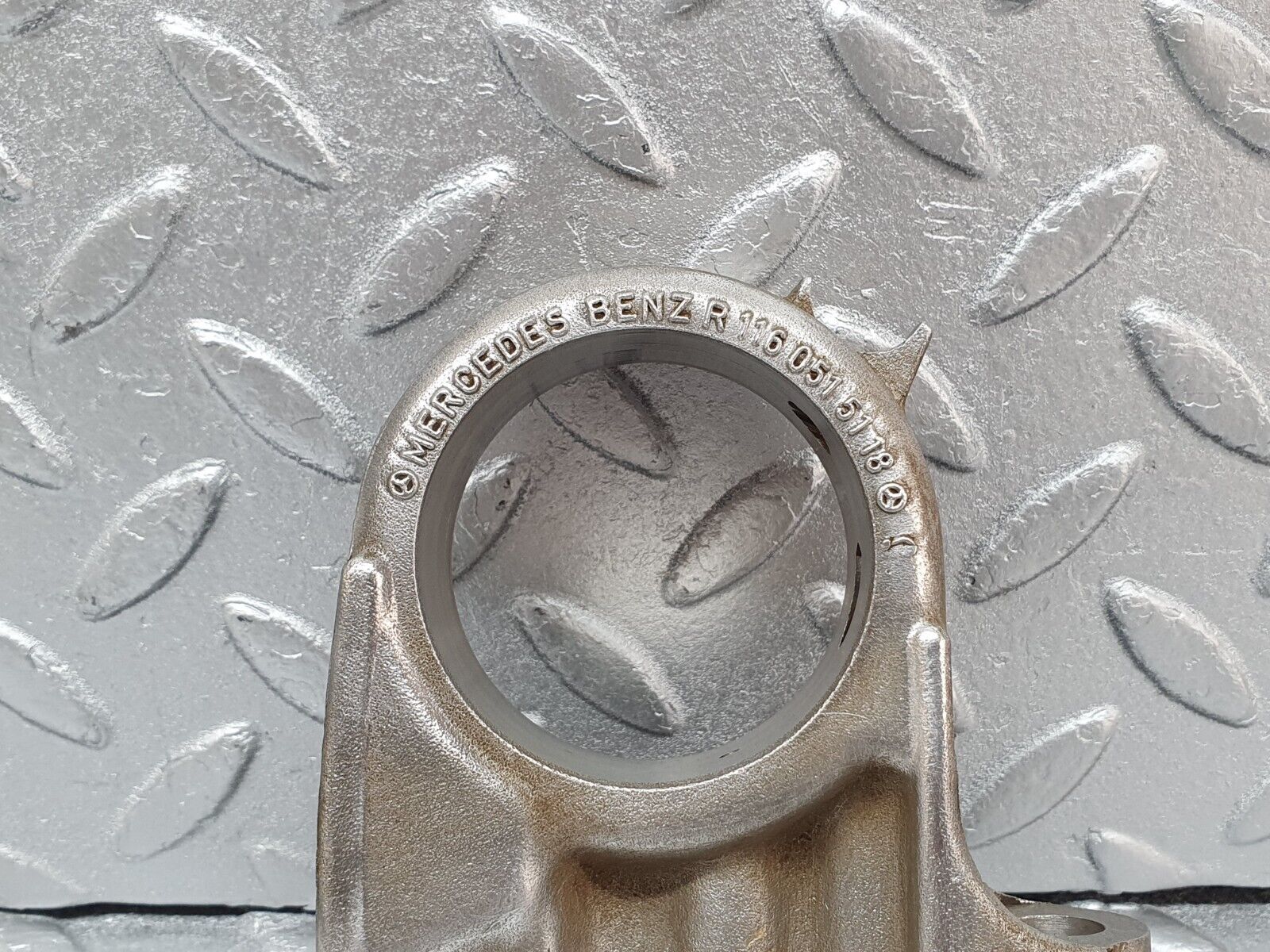 43795 Mercedes-Benz C126 380SEC Coupe Camshaft Tower Bearing 1160515118