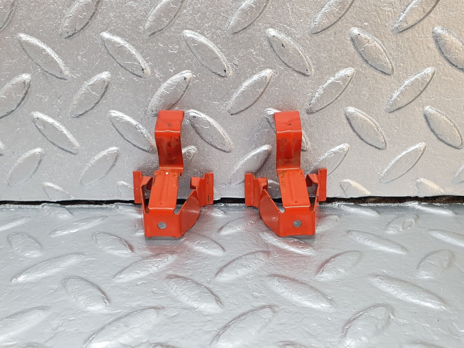 42527 Mercedes-Benz R129 320SL Coupe Rear Seat Holder 2x