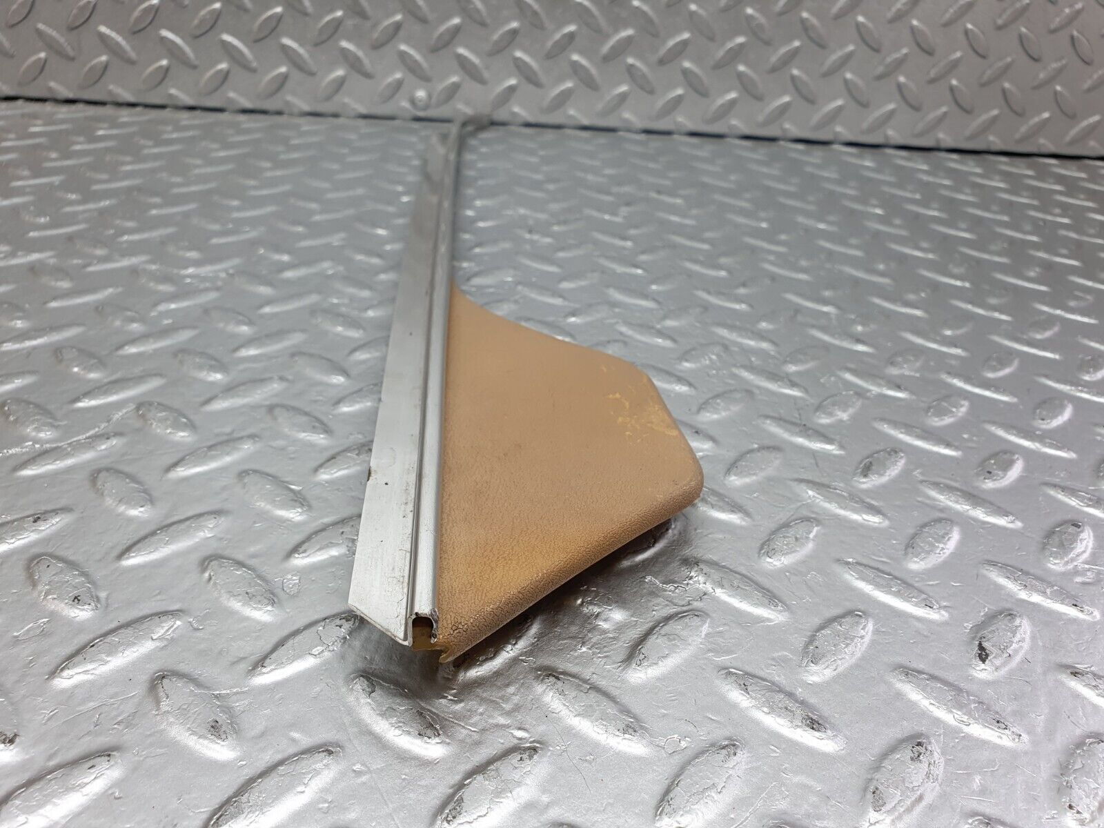 44155 Mercedes-Benz C123 230CE Coupe Seat Belt Presenter Cover Trim Right 1236922022