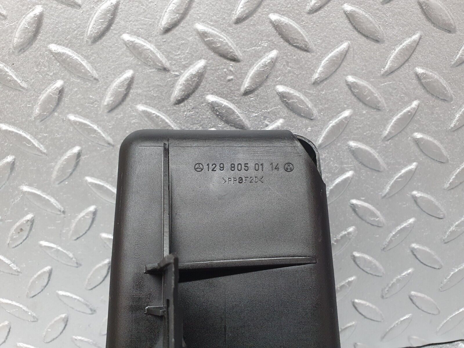 42215 Mercedes-Benz R129 320SL Coupe Central Locking Vacuum Pump Bracket 1298050114