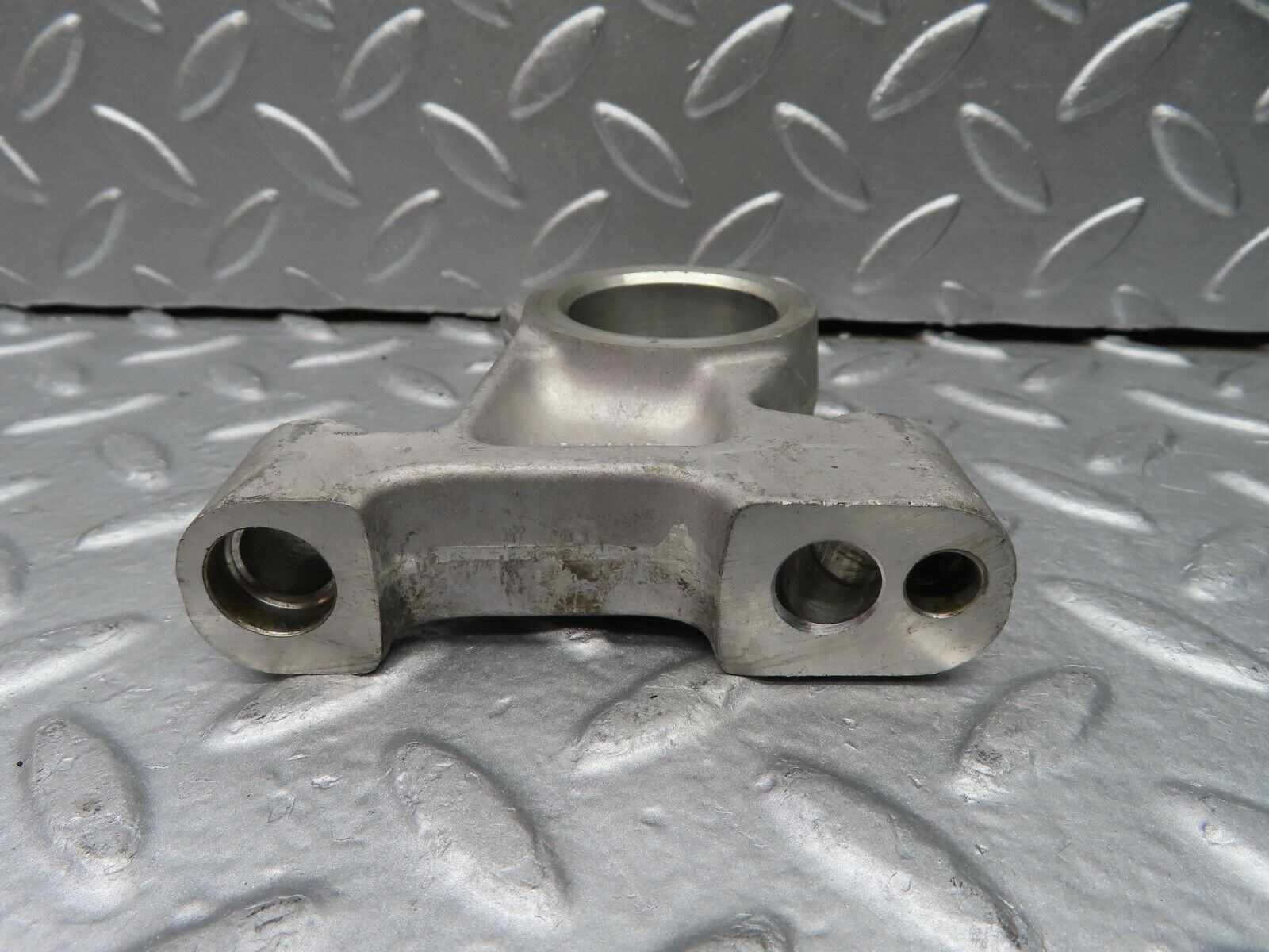 20642 Mercedes-Benz R107 450SL Camshaft Tower Bearing 1160511810