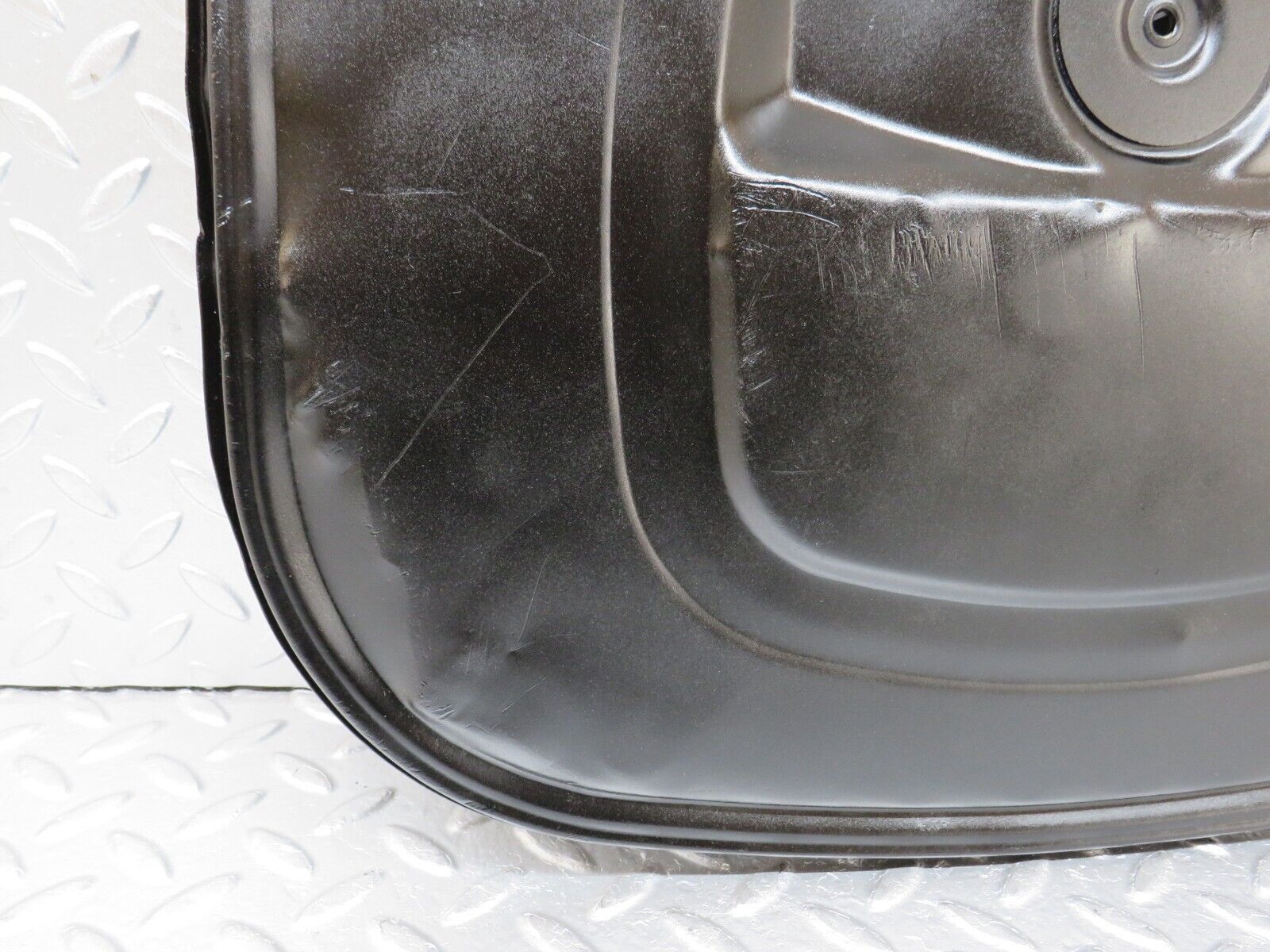 33560 Mercedes-Benz C107 R107 Air Filter Box Housing Lid 0080948902