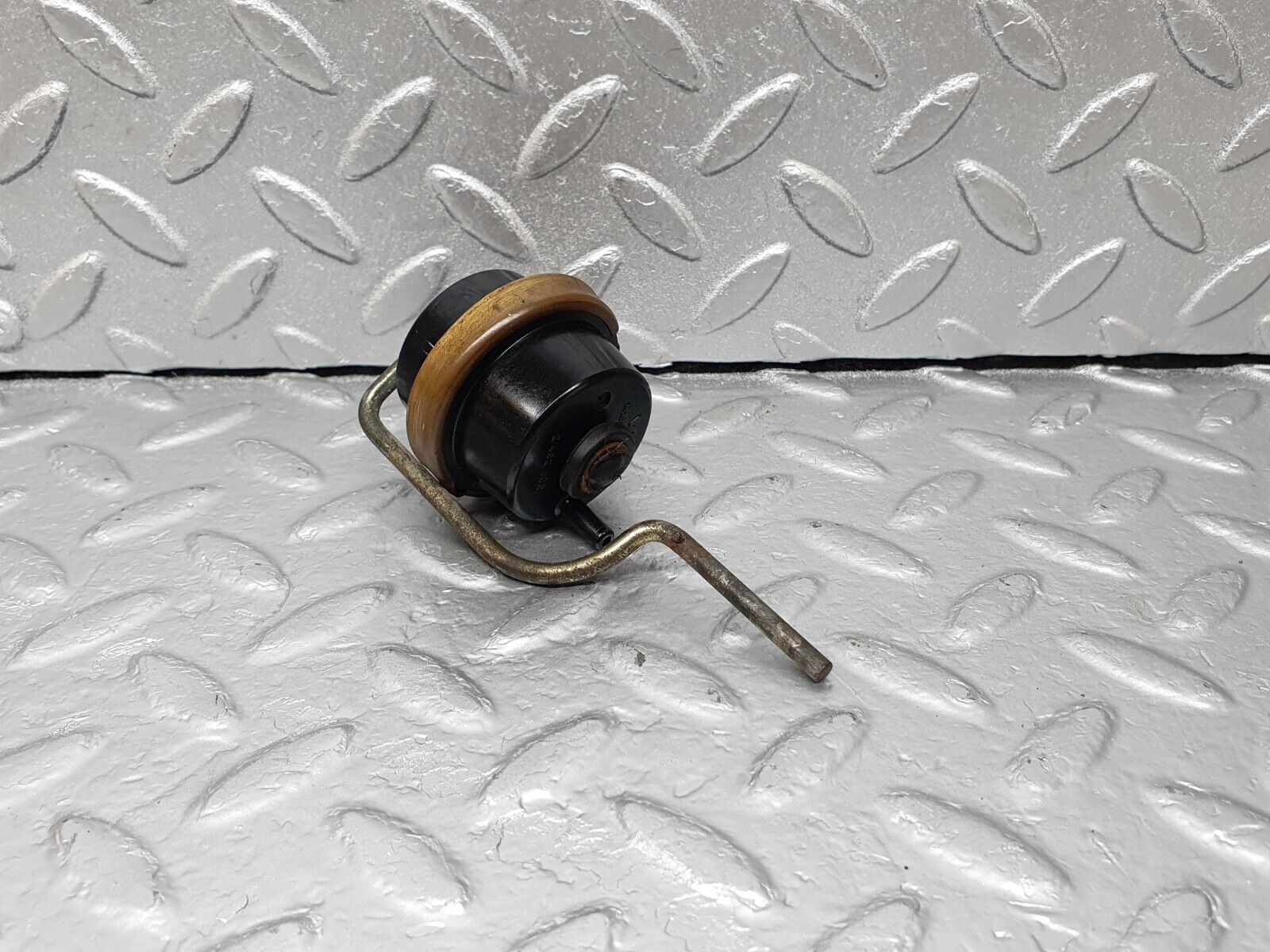 43126 Mercedes-Benz W108 280SE Fuel Tank Flap Cap Vacuum Actuator