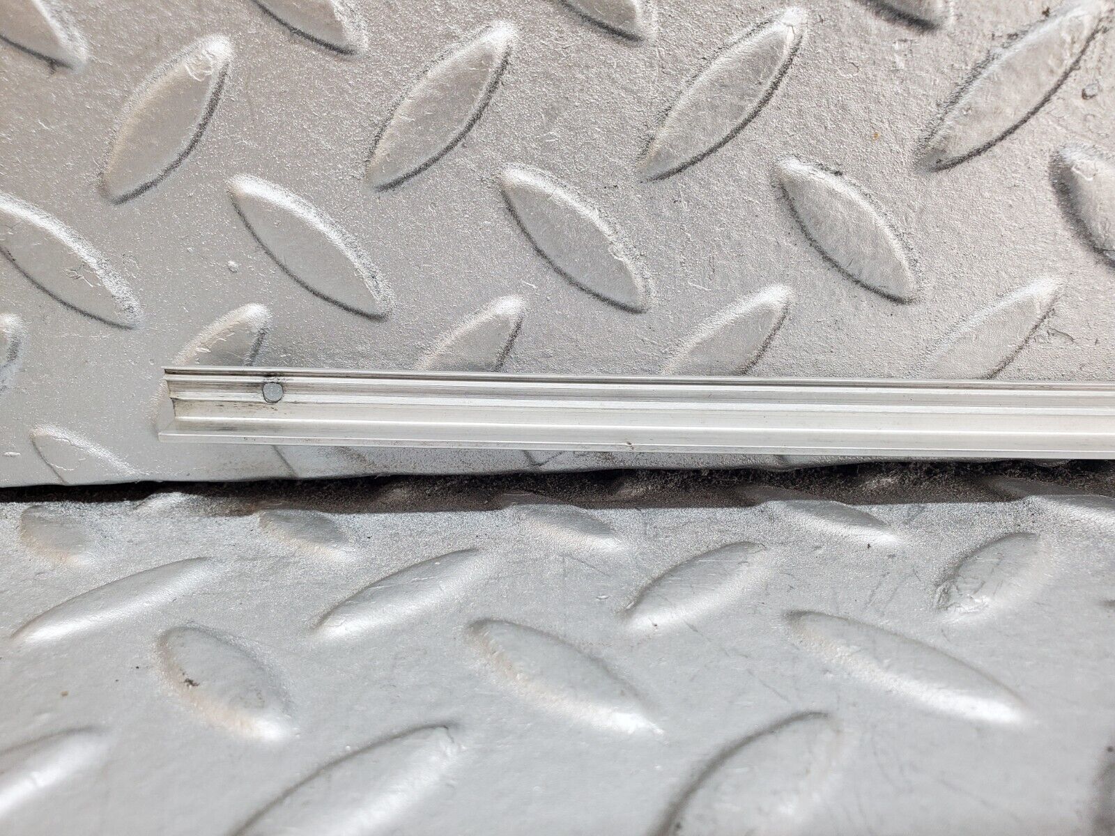 44849 Mercedes-Benz W124 220E Sunroof Chrome Trim