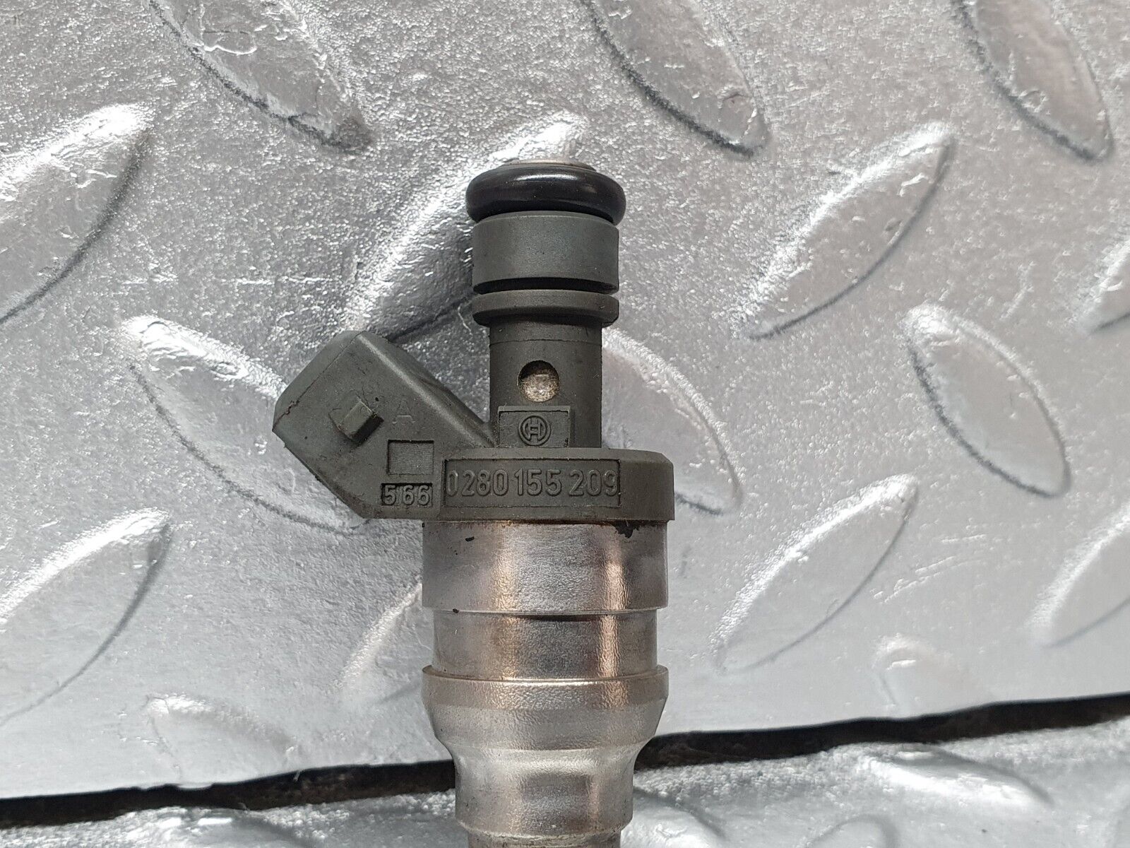 42372 Mercedes-Benz R129 320SL Coupe Fuel Injector Bosch 0000787323 0280155209