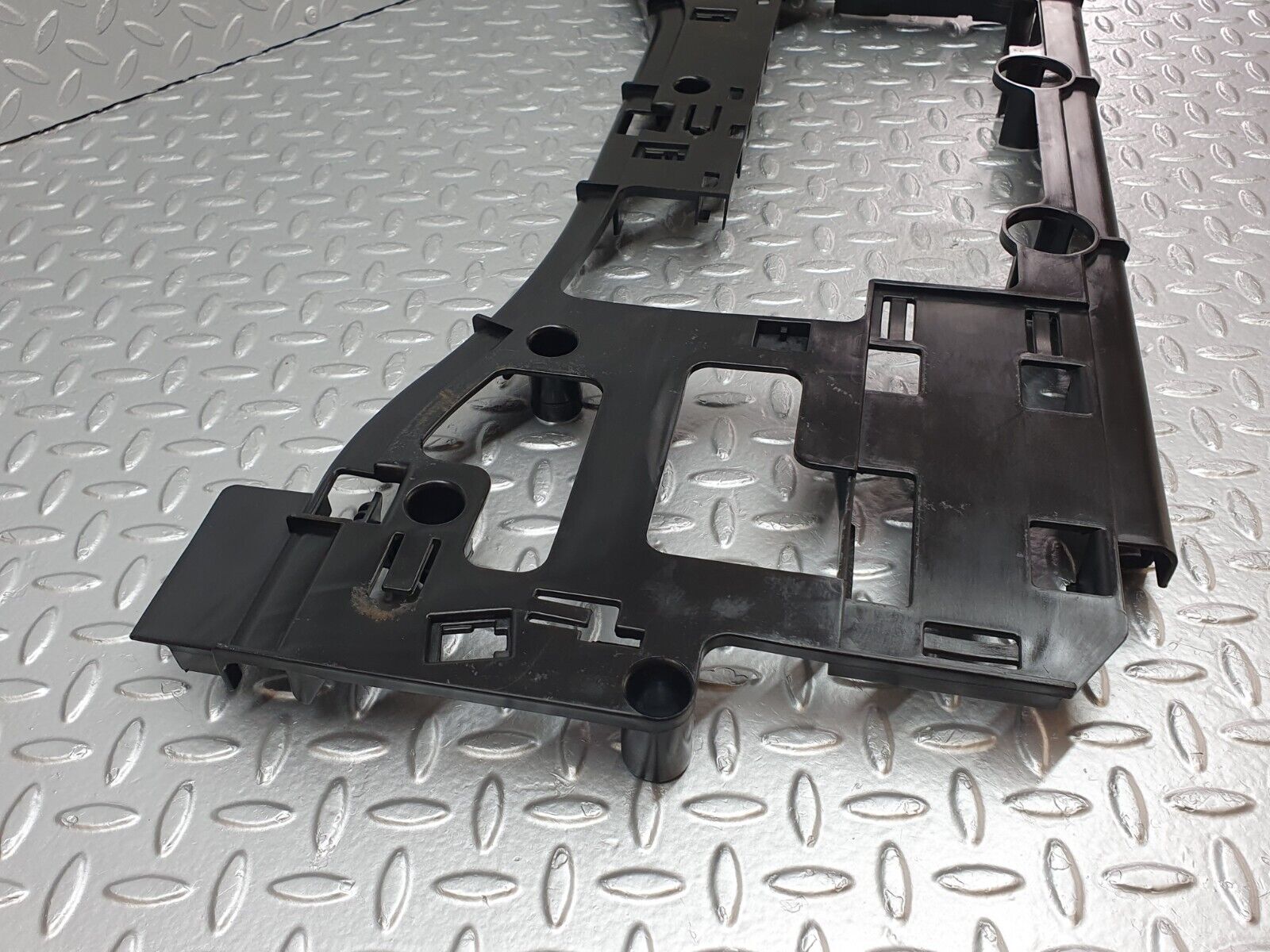 41754 Mercedes-Benz W202 C200 Rear Deck Bracket 2025457740