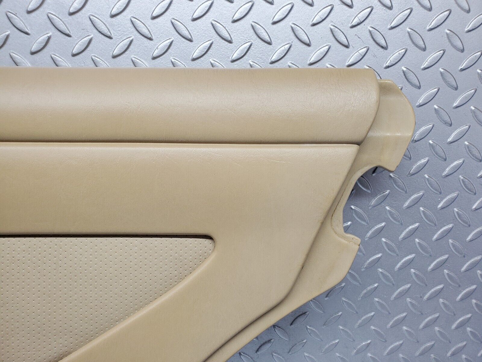 45720 Mercedes-Benz W126 420SE Rear Right Door Card Beige 1267370270