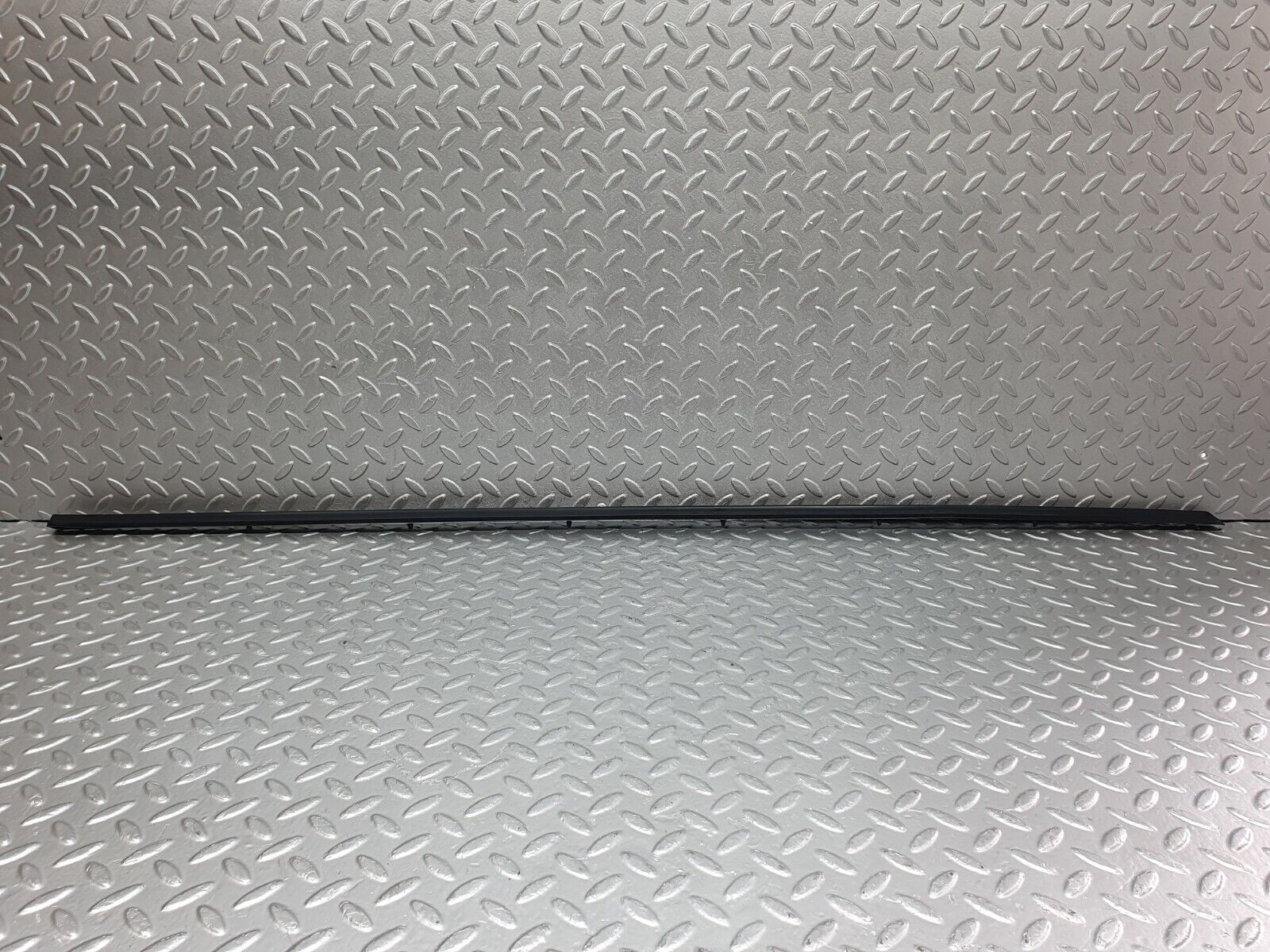 43989 Mercedes-Benz C123 230CE Coupe Right Door Centre Moulding Trim