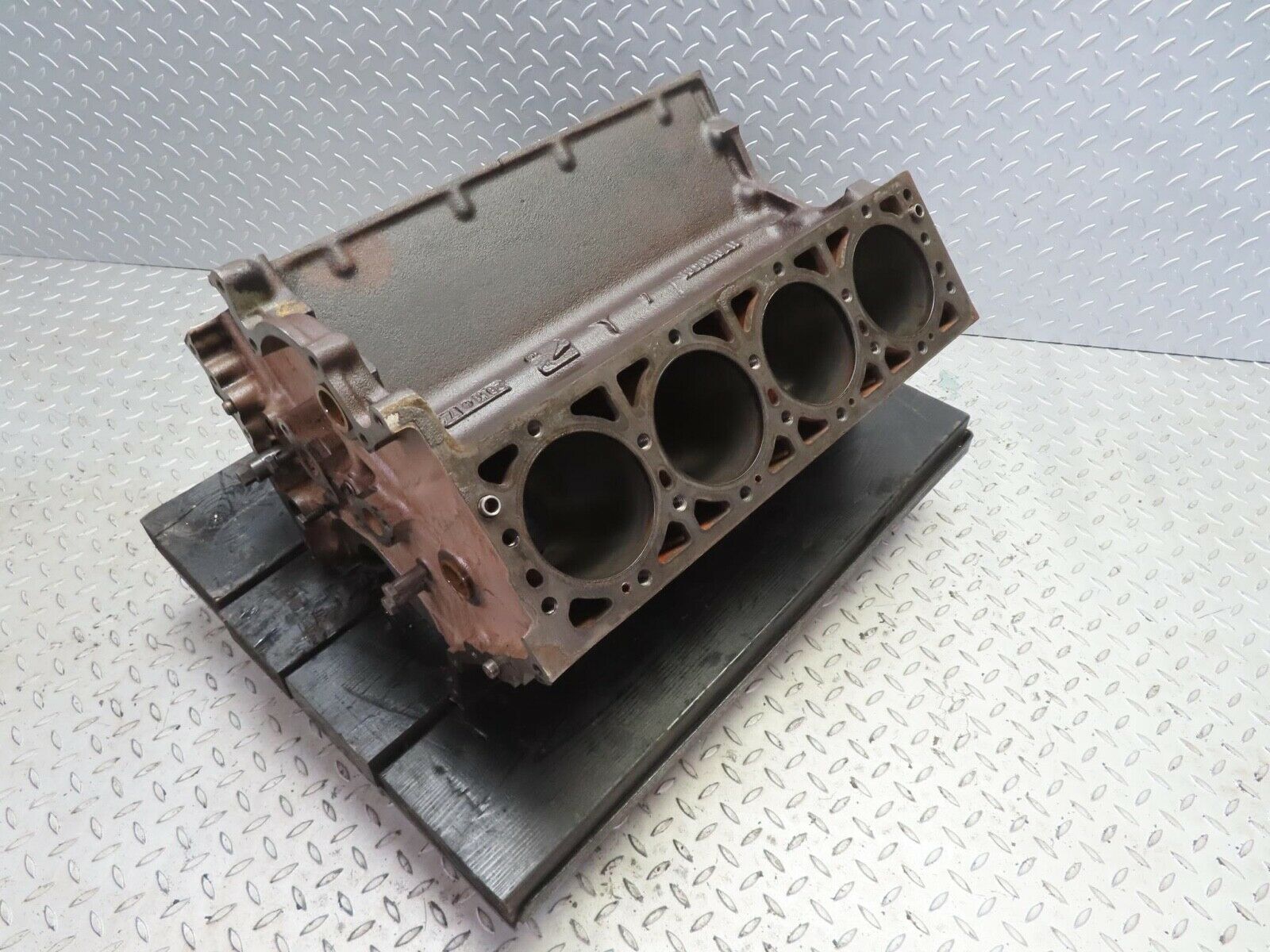 13870 Mercedes-Benz R107 450SL Engine Block 1170110401 M117.983