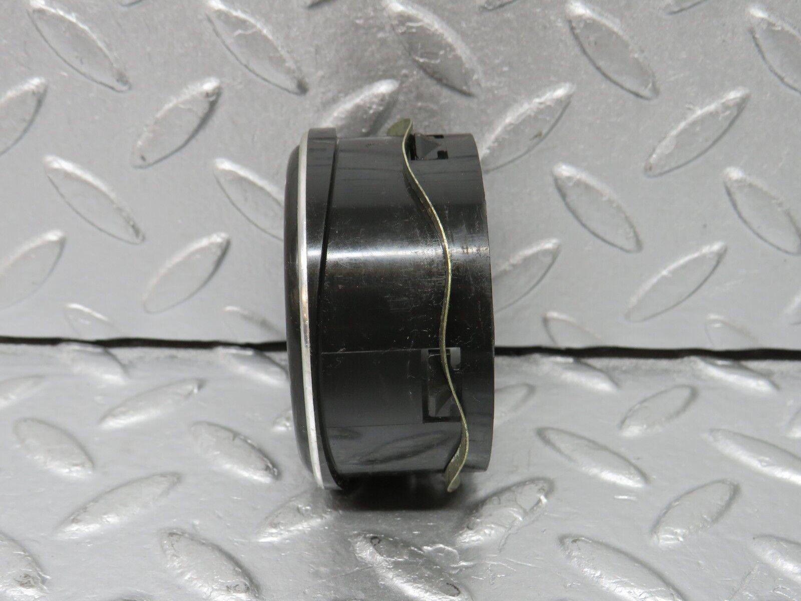 39184 Mercedes-Benz R107 500SL Dashboard Air Vent Chrome Bezel