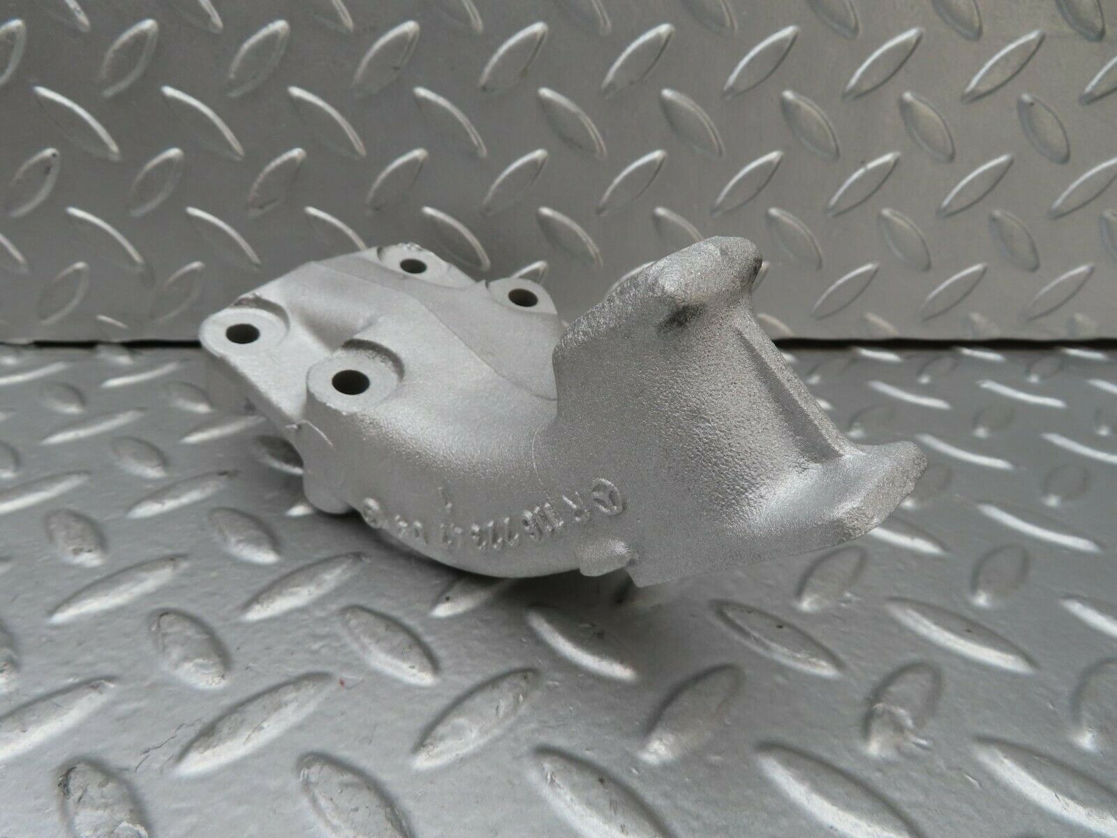 15659 Mercedes-Benz R107 450SL Engine Mount Bracket Right 1162234704