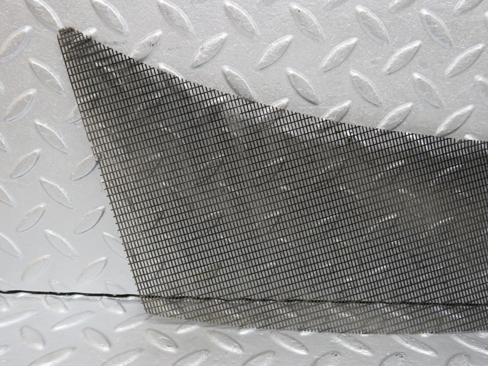 40080 Mercedes-Benz R107 350SL Air Intake Grill Right Side