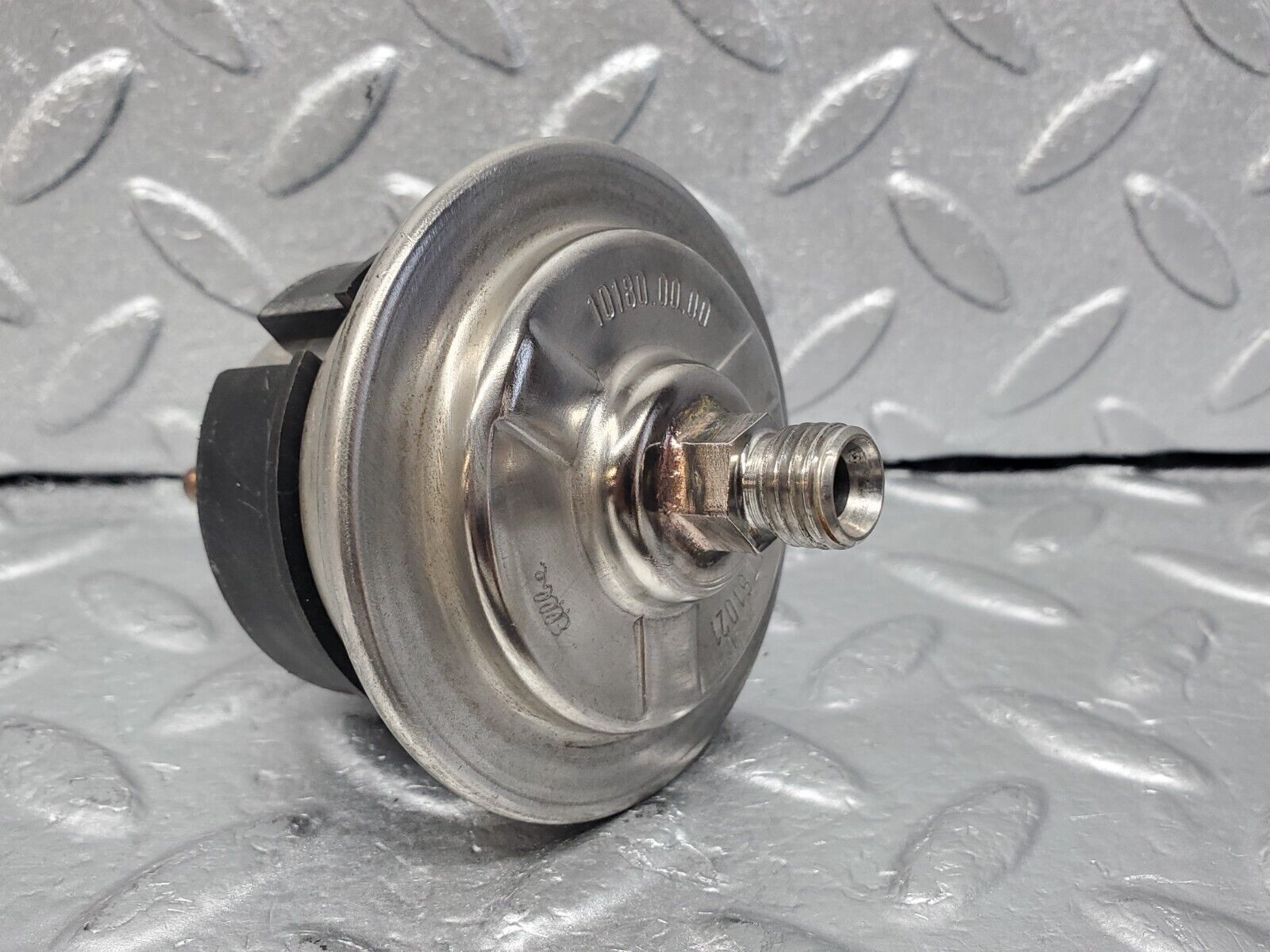 45959 Mercedes-Benz W126 420SE Fuel Pressure Regulator Bosch 0004761021