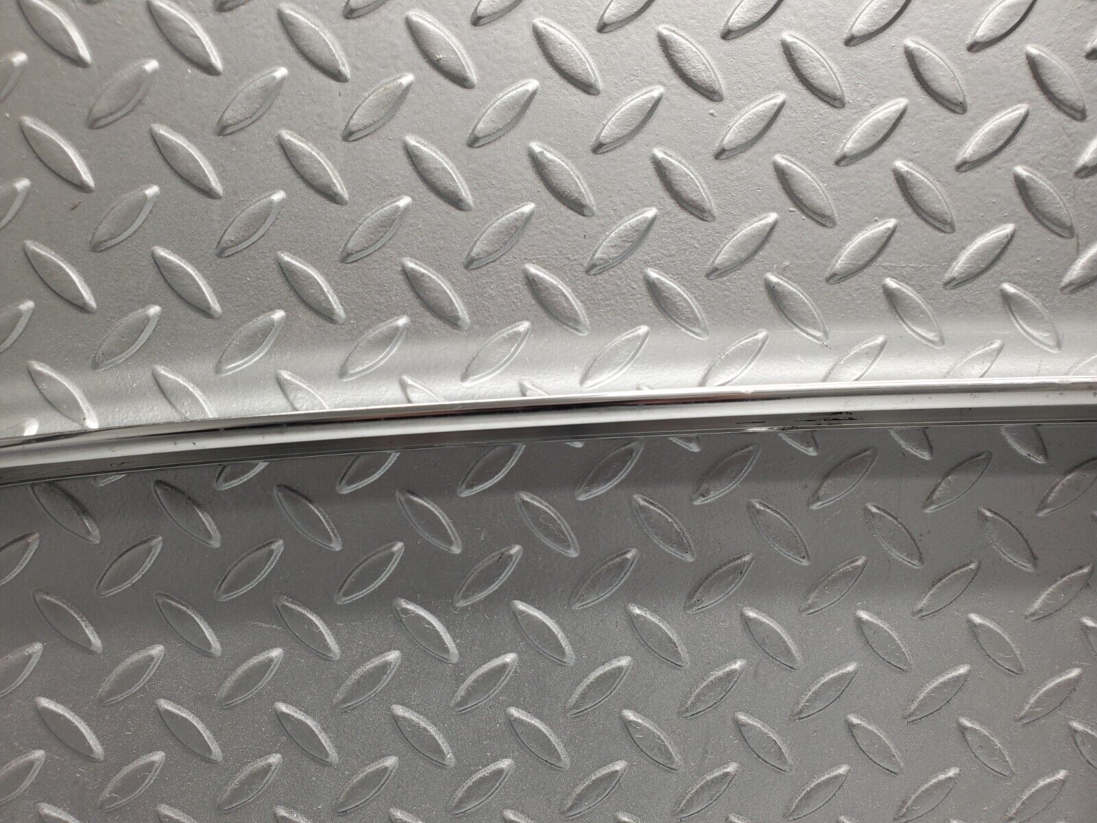 46503 Mercedes-Benz C123 280CE Coupe Chrome Roof Trim Cladding Right Side