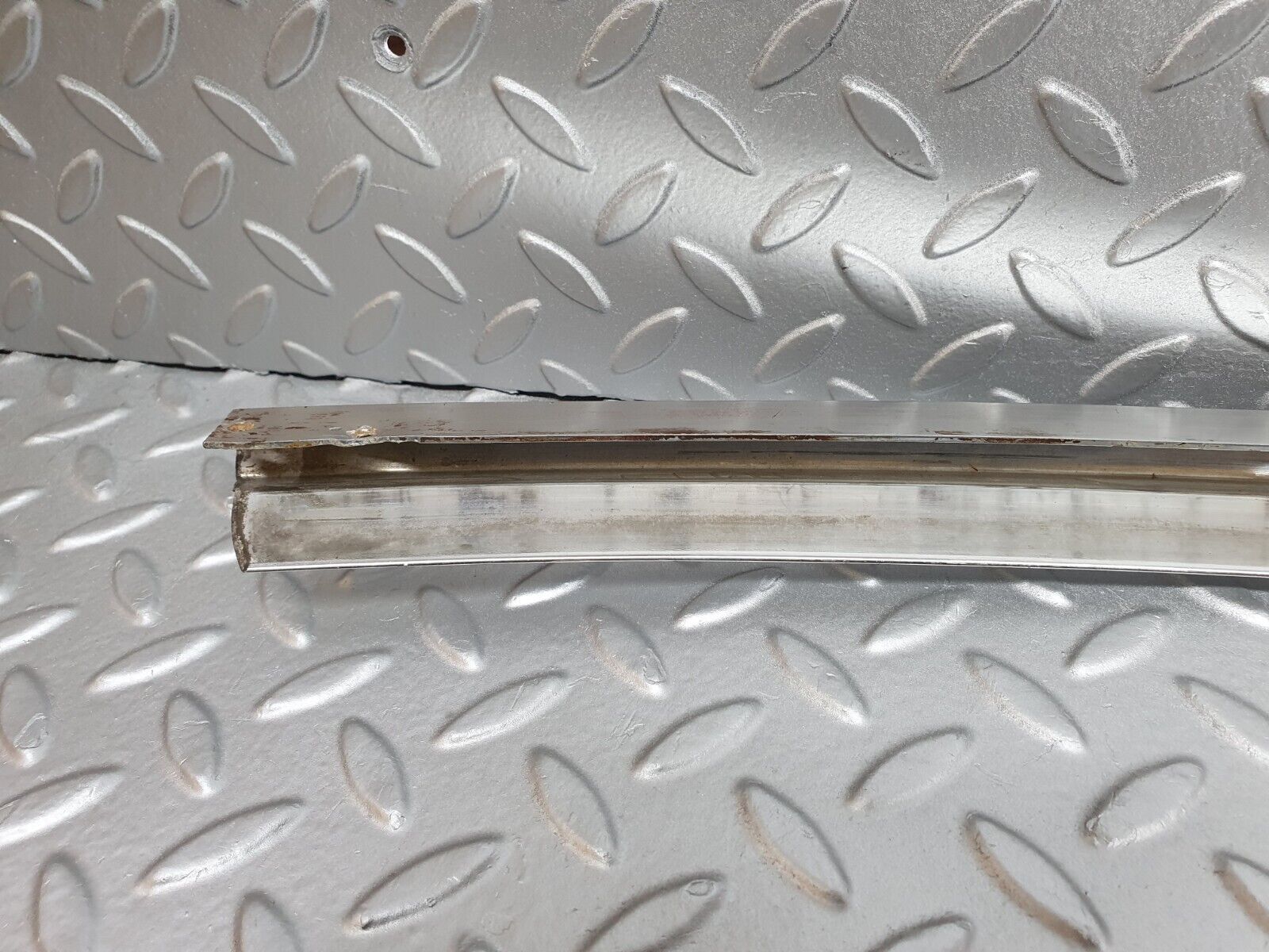 43056 Mercedes-Benz R107 Hardtop Under Windshield Chrome Trim